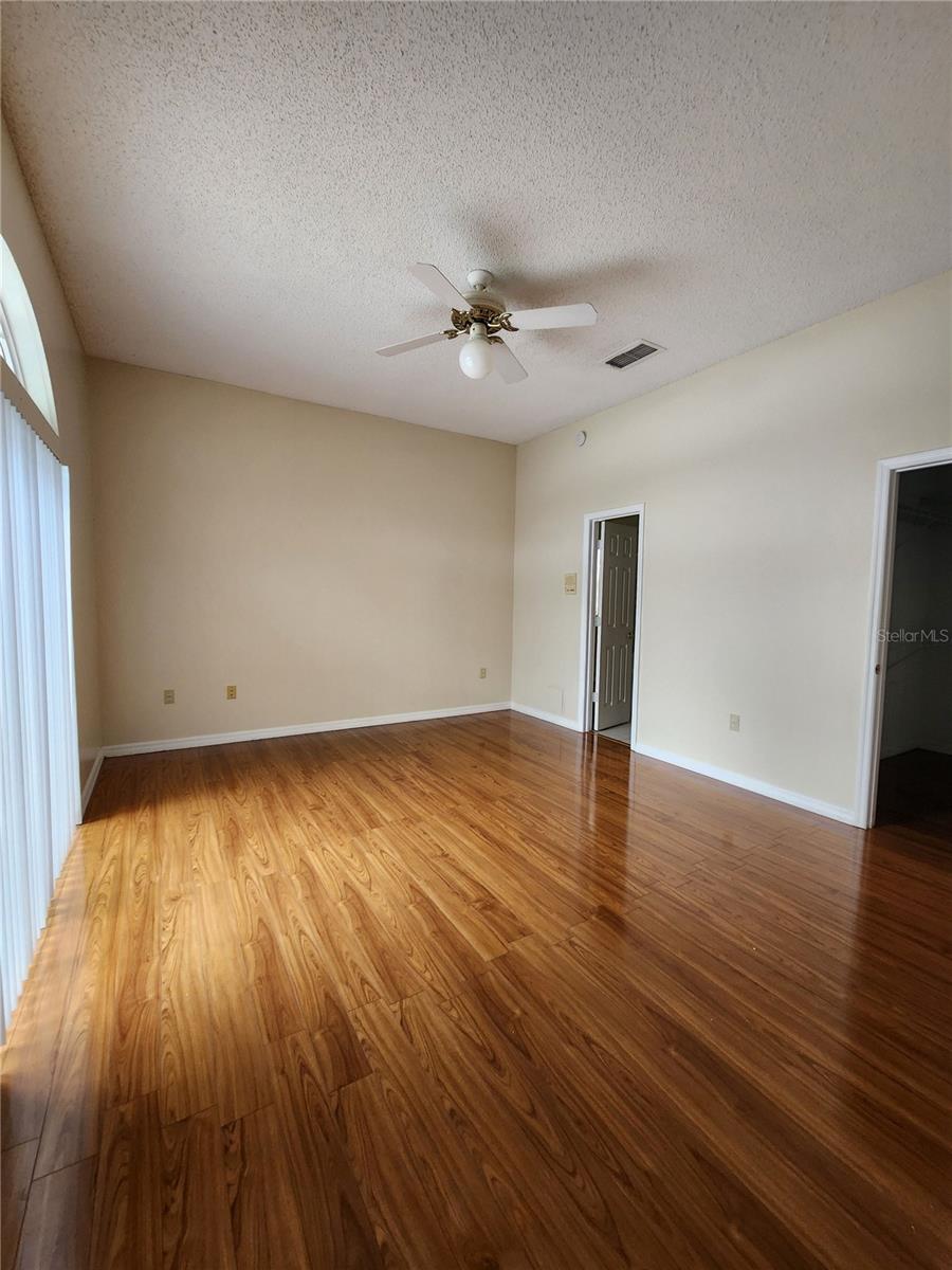 Image 8 of 25 For 725 Adriane Park Circle