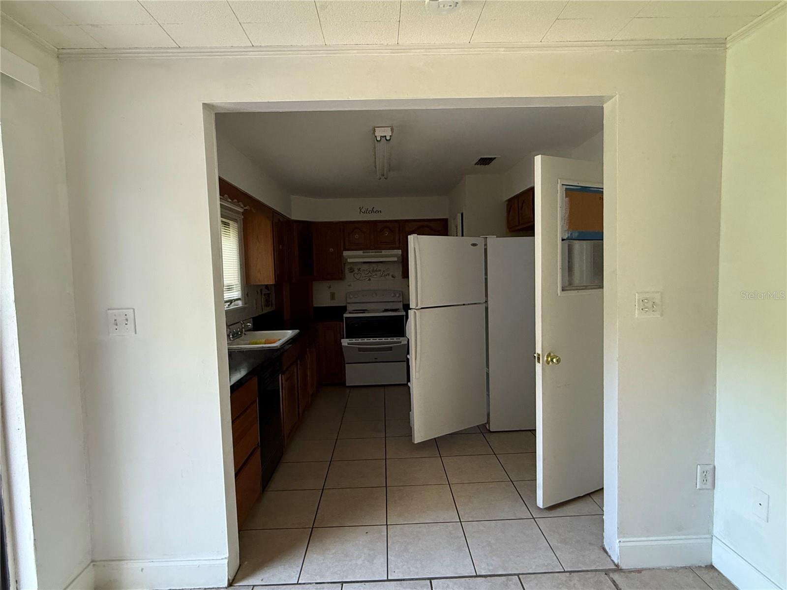 Image 3 of 6 For 810 Thacker Avenue