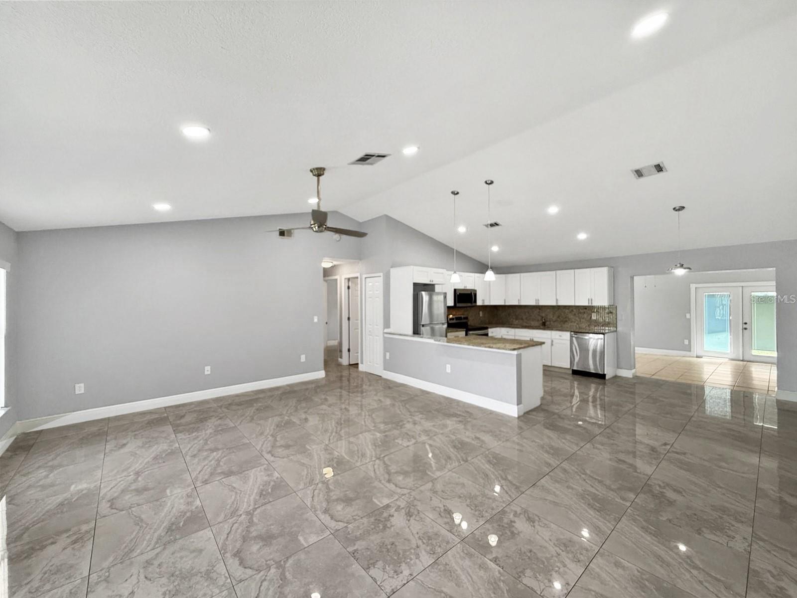 Image 4 of 37 For 3239 Cottonwood Court