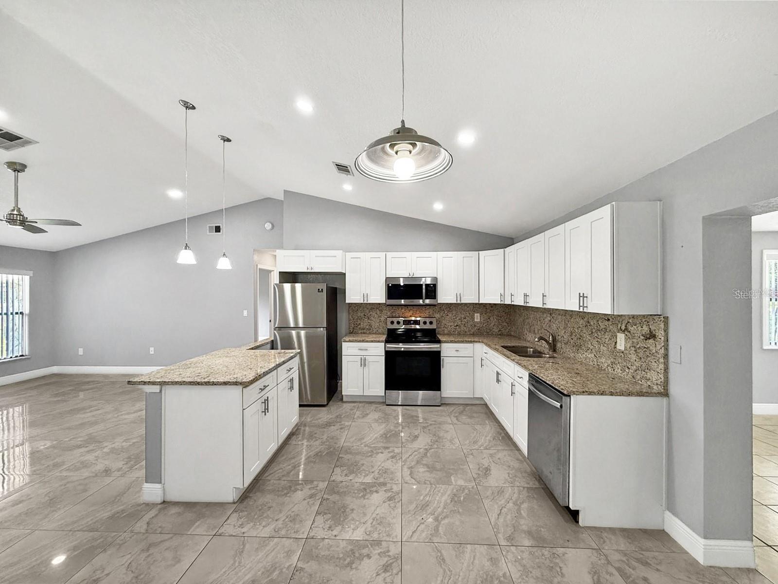 Image 6 of 37 For 3239 Cottonwood Court