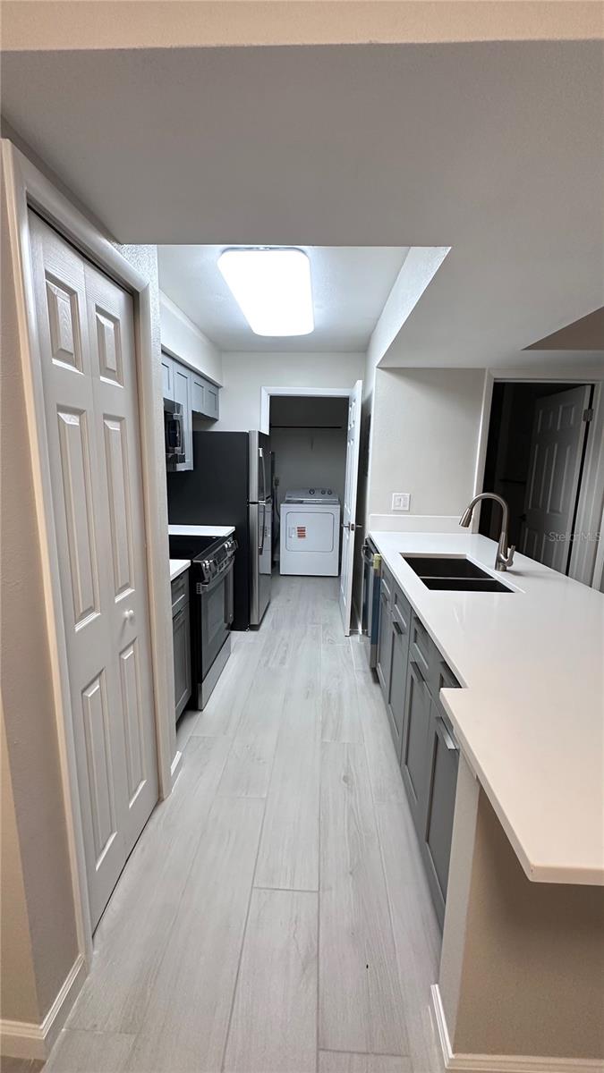 Image 9 of 18 For 3016 Parkway Boulevard 101