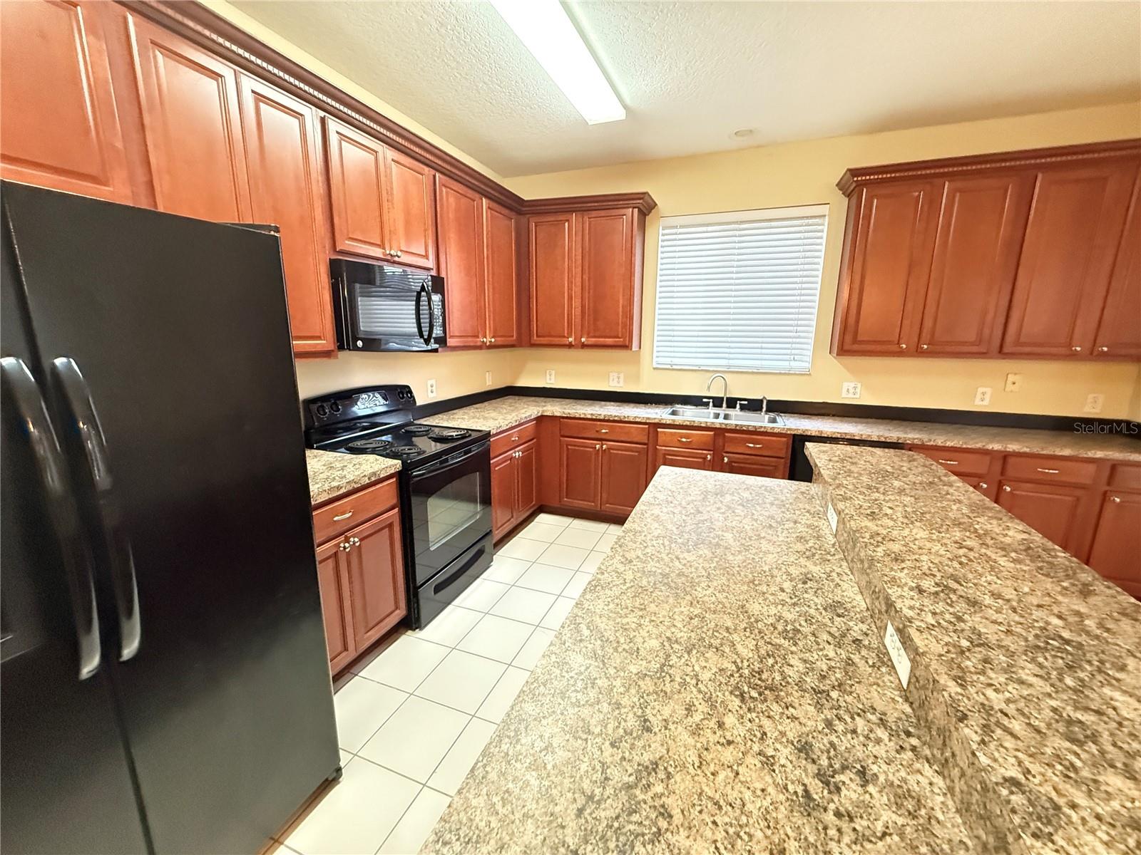 Image 10 of 32 For 10337 Stratford Pointe Avenue
