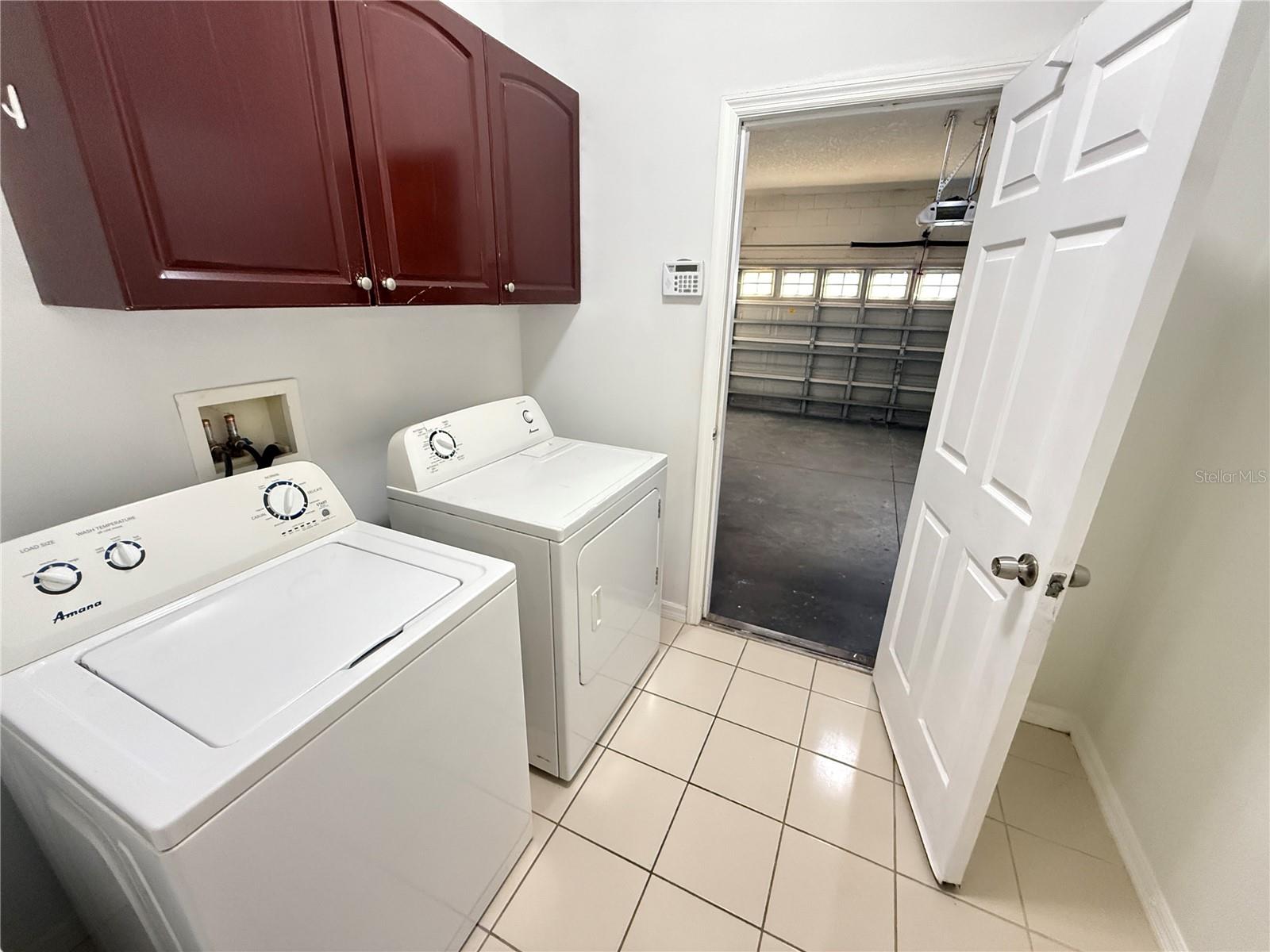Image 16 of 32 For 10337 Stratford Pointe Avenue