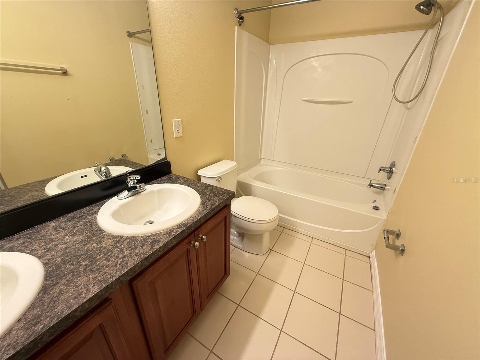 Image 21 of 32 For 10337 Stratford Pointe Avenue