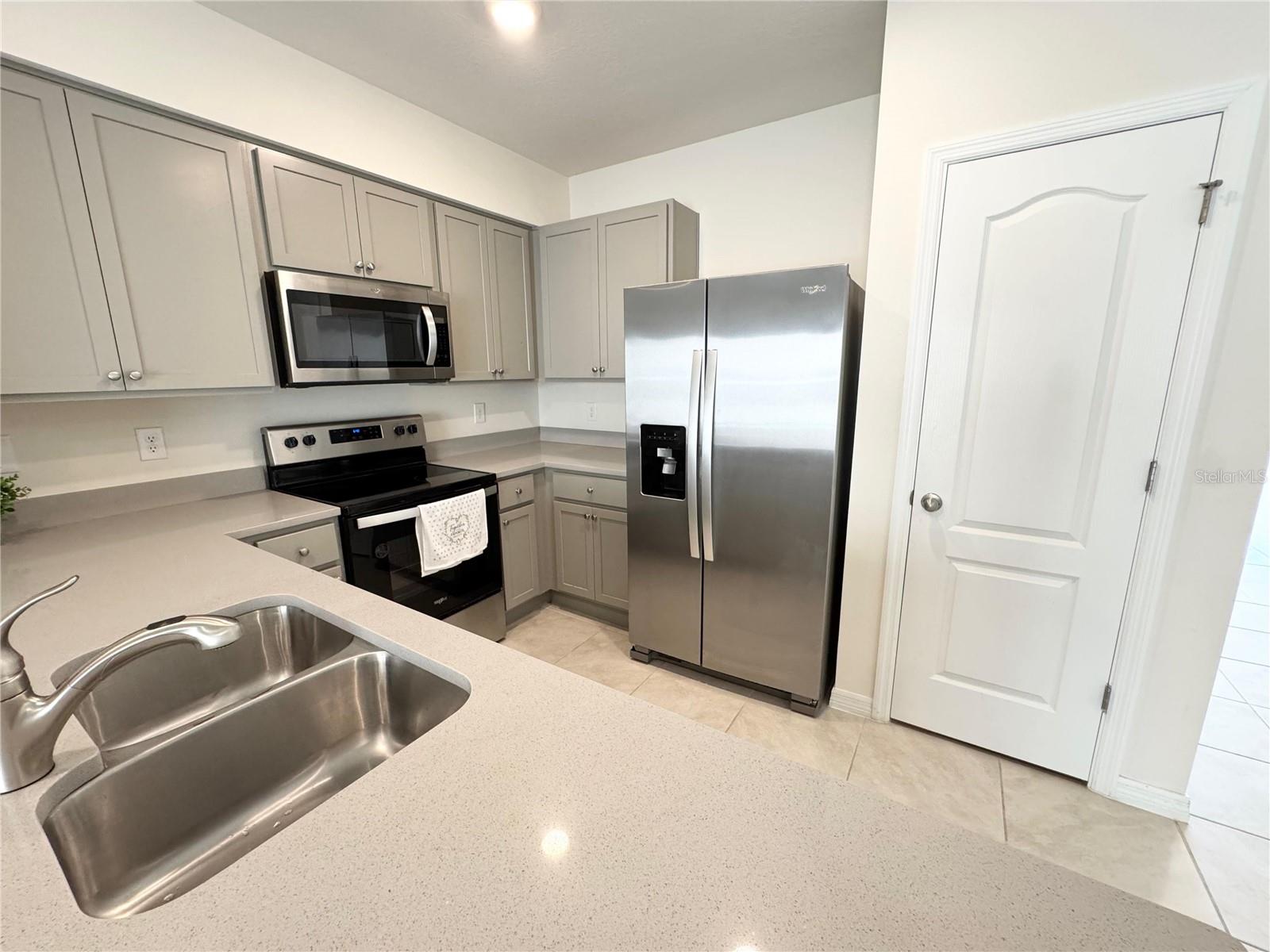 Image 2 of 28 For 2353 Penguin Boulevard