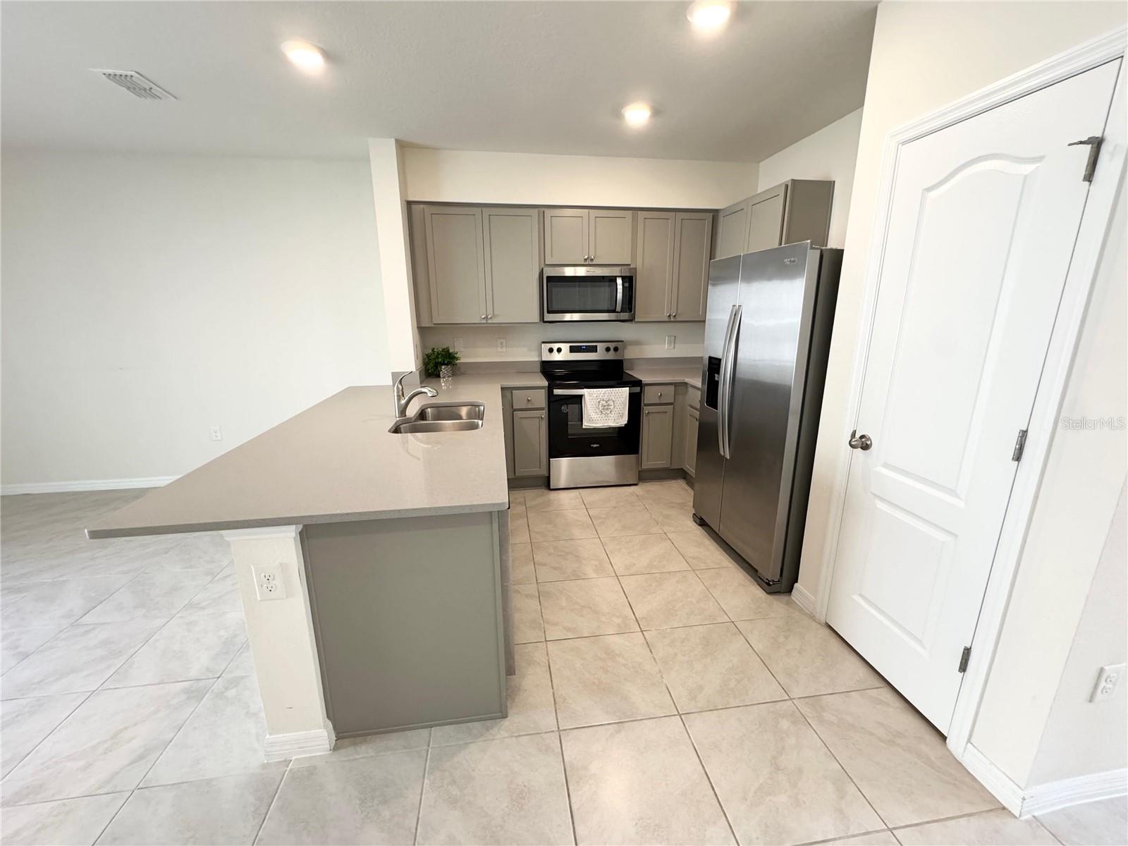 Image 3 of 28 For 2353 Penguin Boulevard