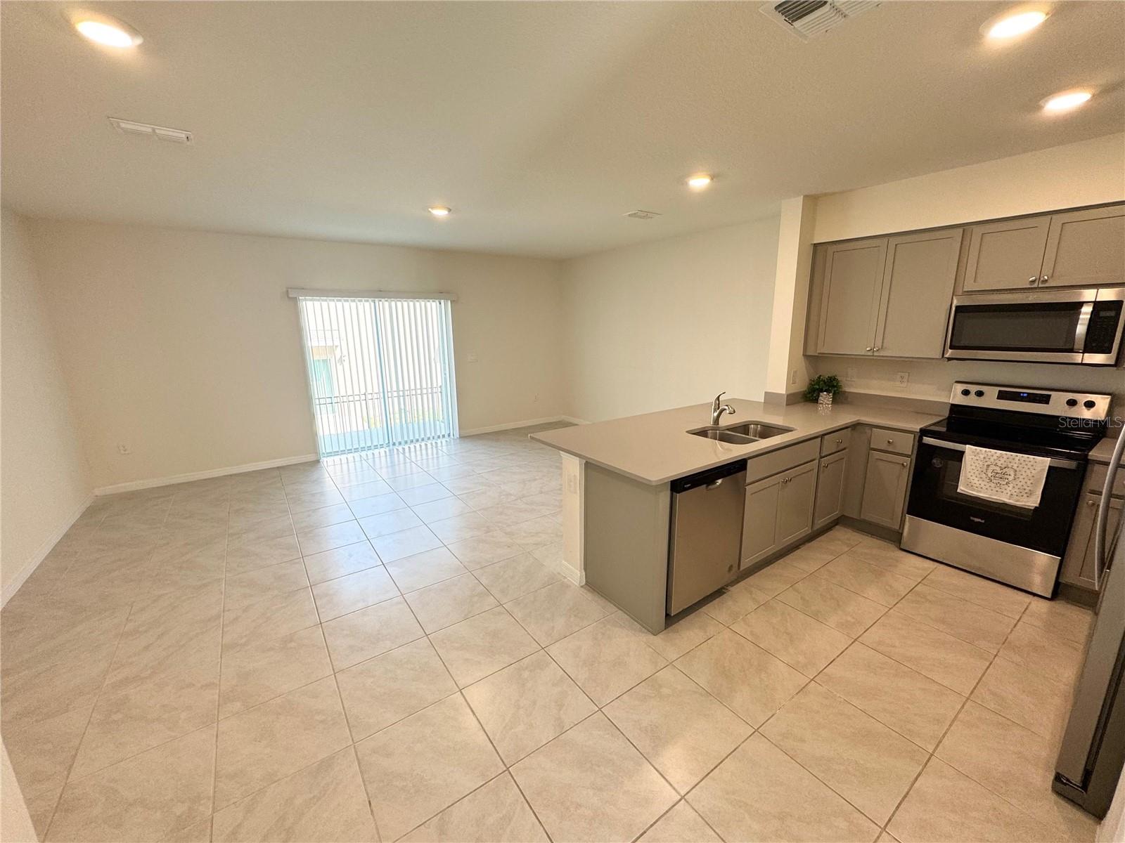 Image 4 of 28 For 2353 Penguin Boulevard