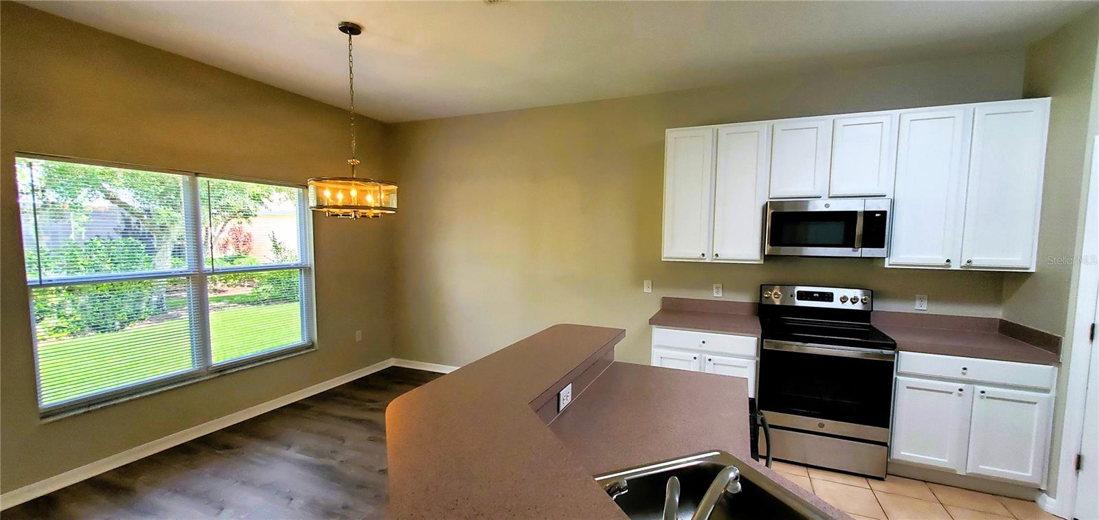 Image 26 of 66 For 461 Balboa Drive