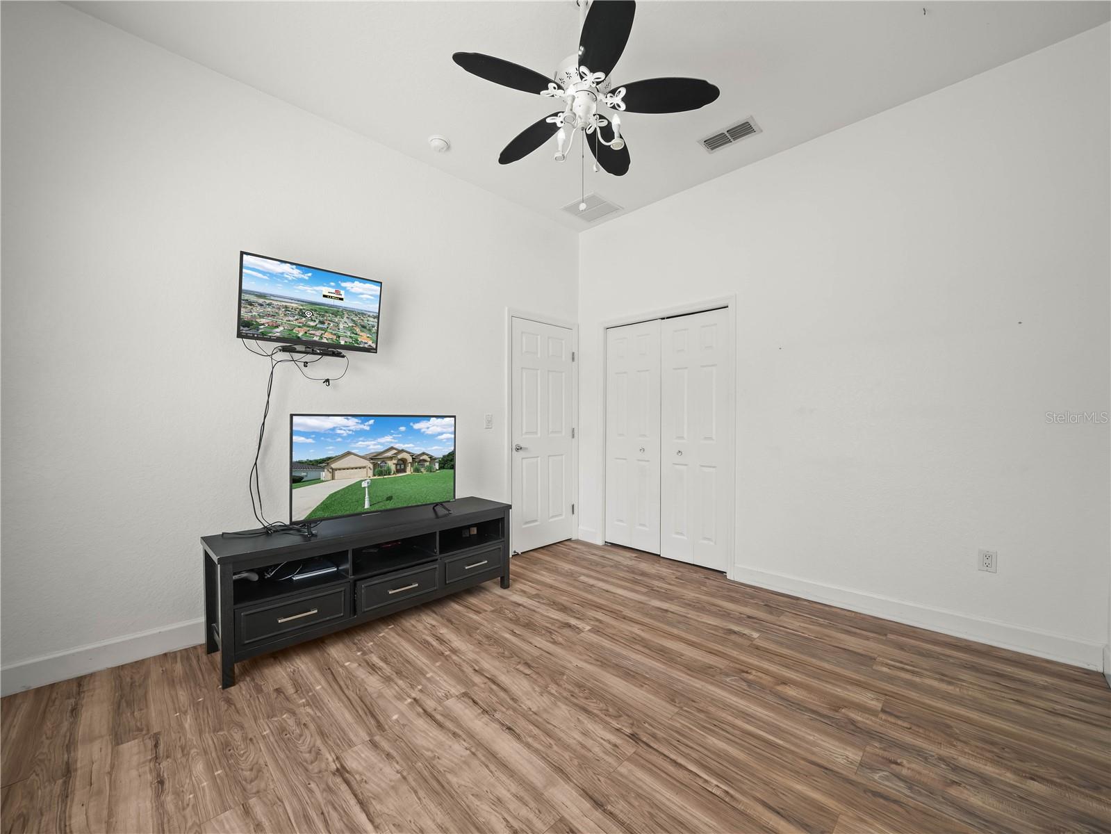 Image 10 of 56 For 319 Terranova Boulevard