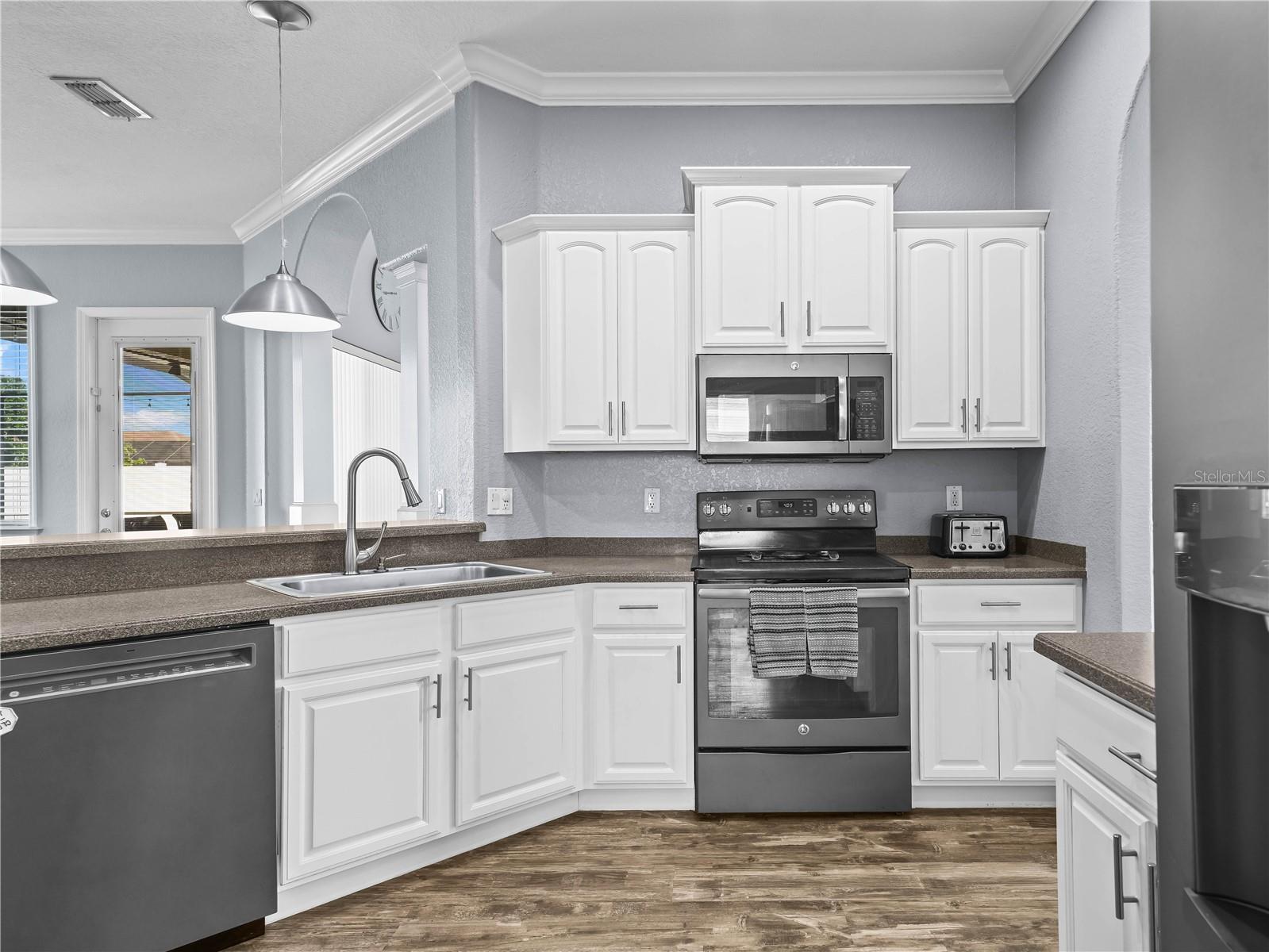 Image 14 of 56 For 319 Terranova Boulevard
