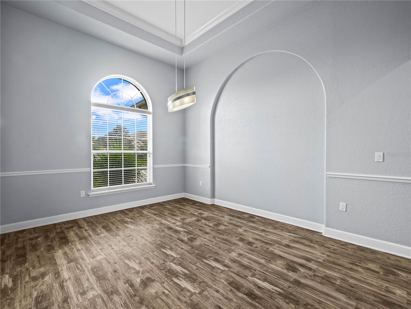 Image 17 of 56 For 319 Terranova Boulevard