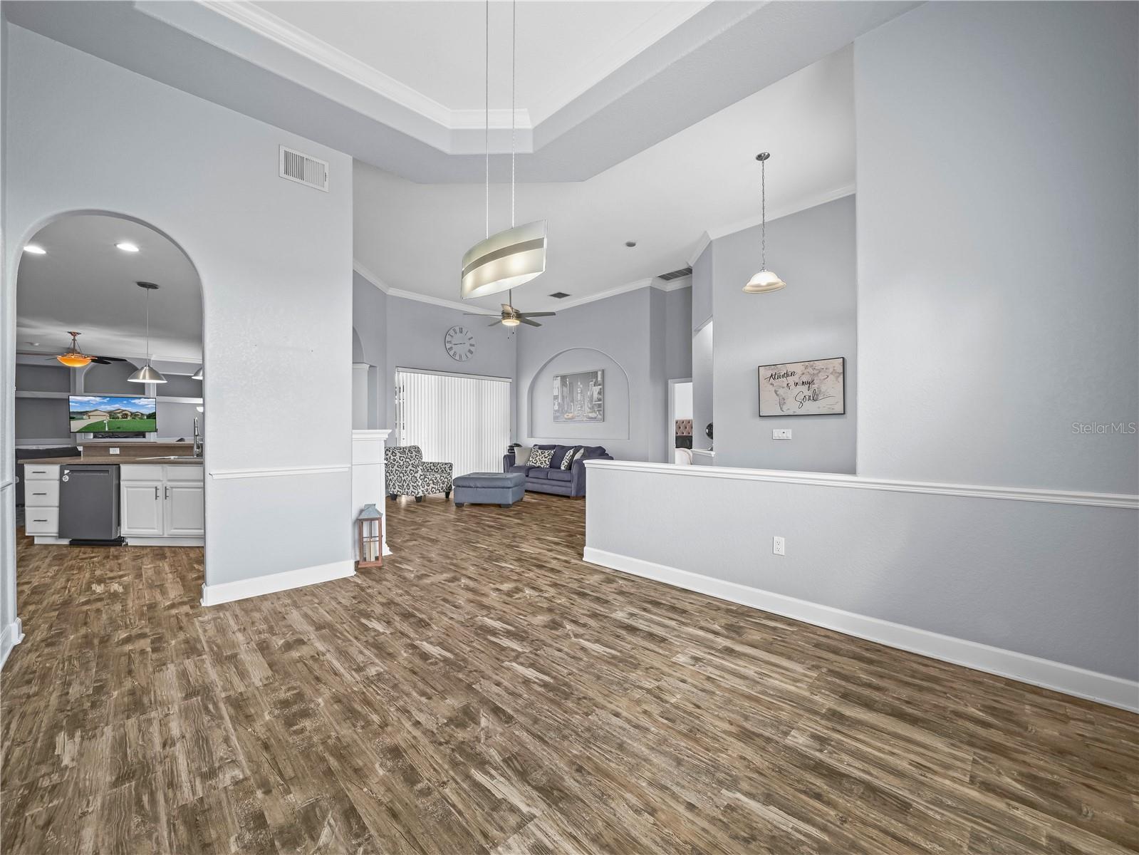 Image 19 of 56 For 319 Terranova Boulevard