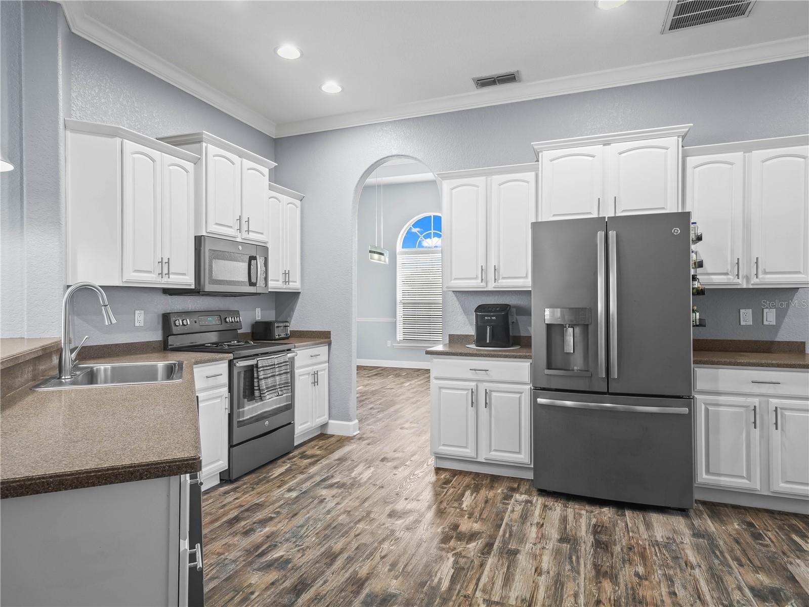 Image 31 of 56 For 319 Terranova Boulevard