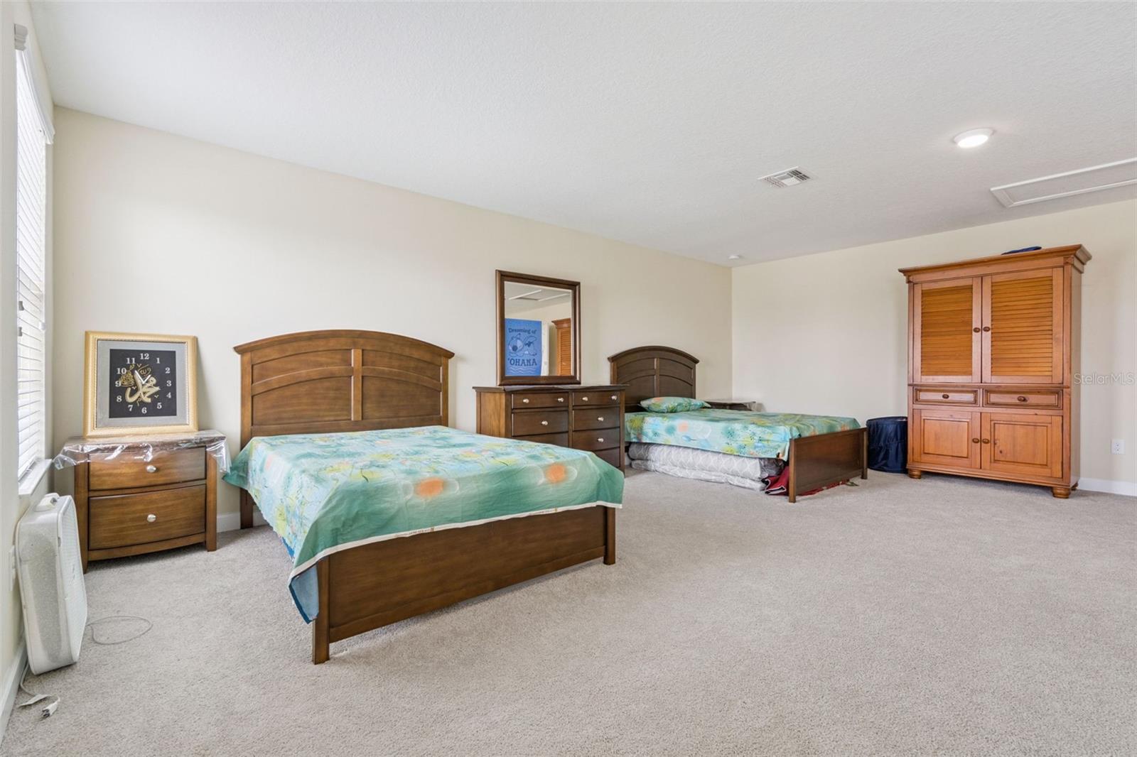 Image 33 of 79 For 3004 Youngford Street