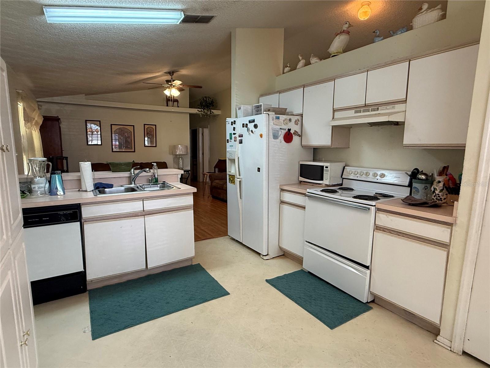 Image 3 of 17 For 7151 Edgewater Shores Court
