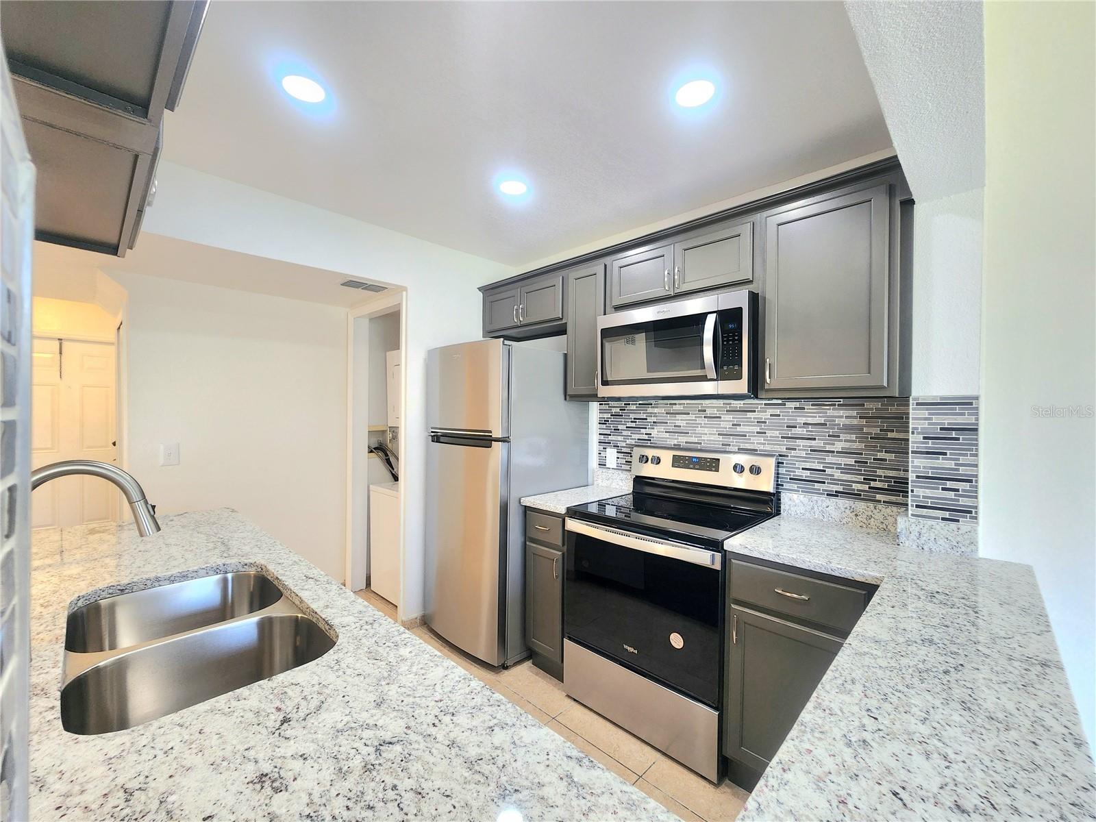 Image 10 of 40 For 221 Caribbean Drive