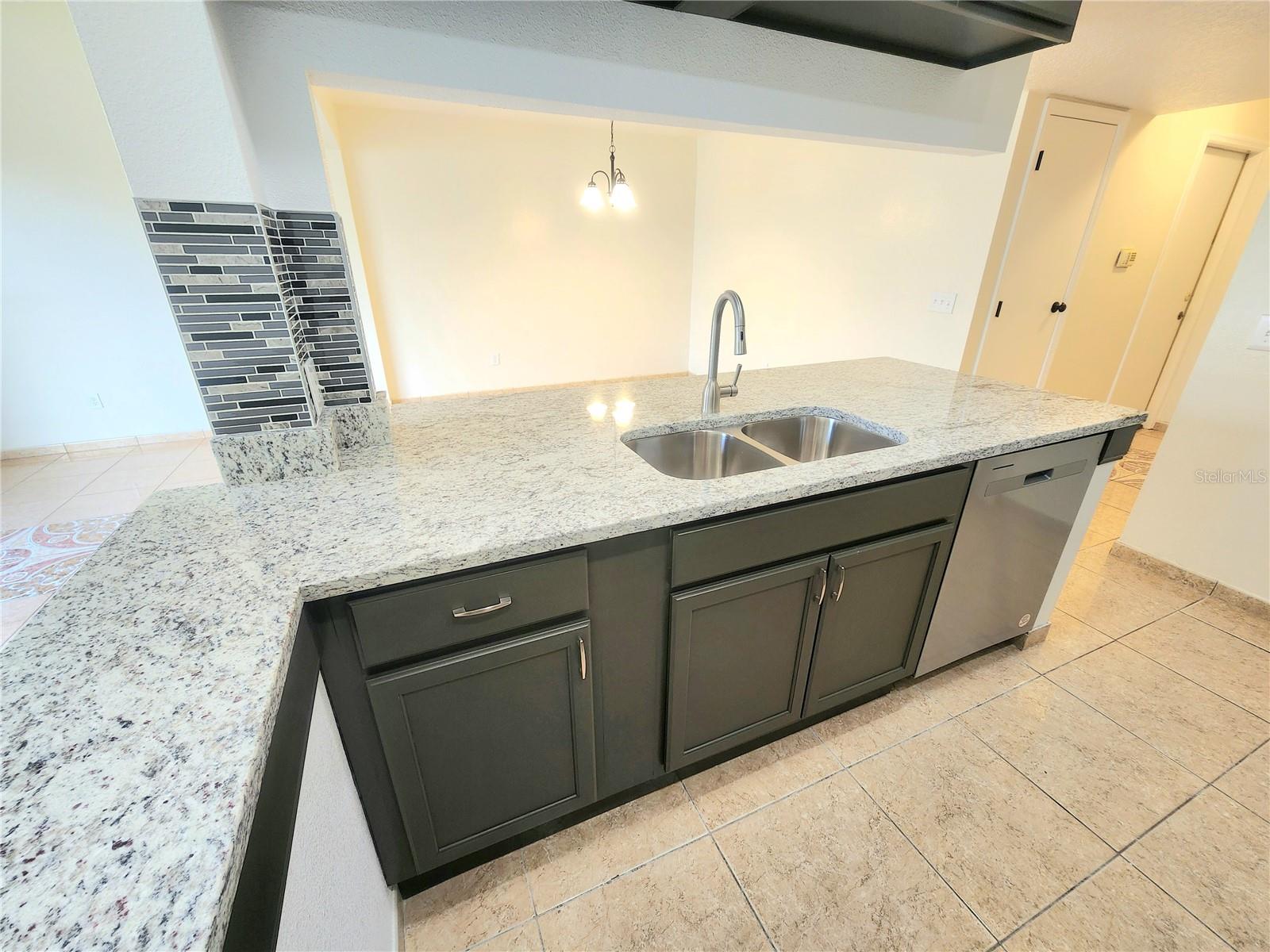Image 12 of 40 For 221 Caribbean Drive