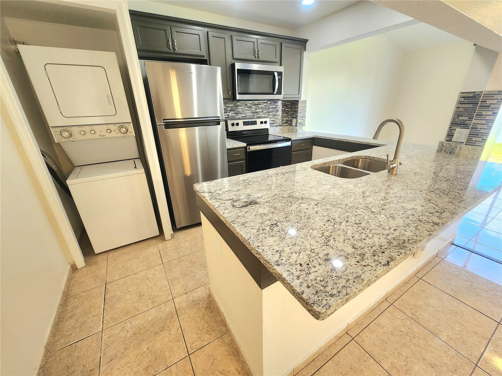 Image 8 of 40 For 221 Caribbean Drive
