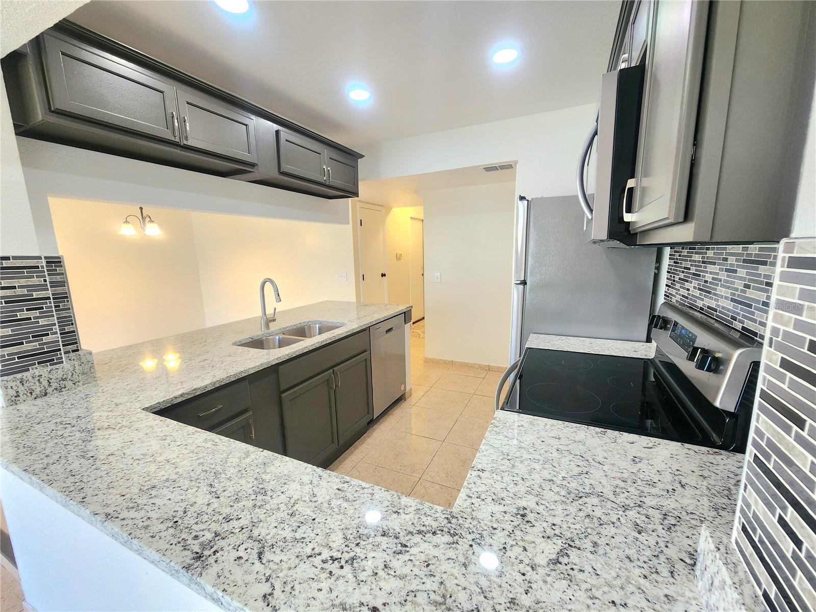 Image 9 of 40 For 221 Caribbean Drive