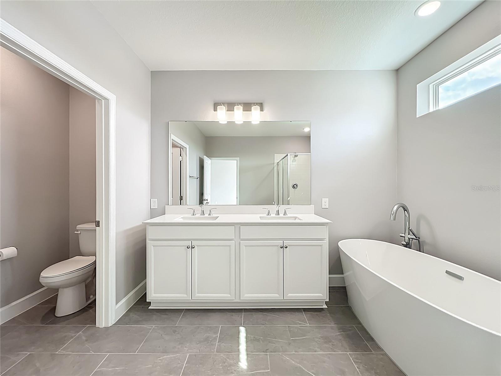 Image 37 of 50 For 15536 Gentle Rain Drive