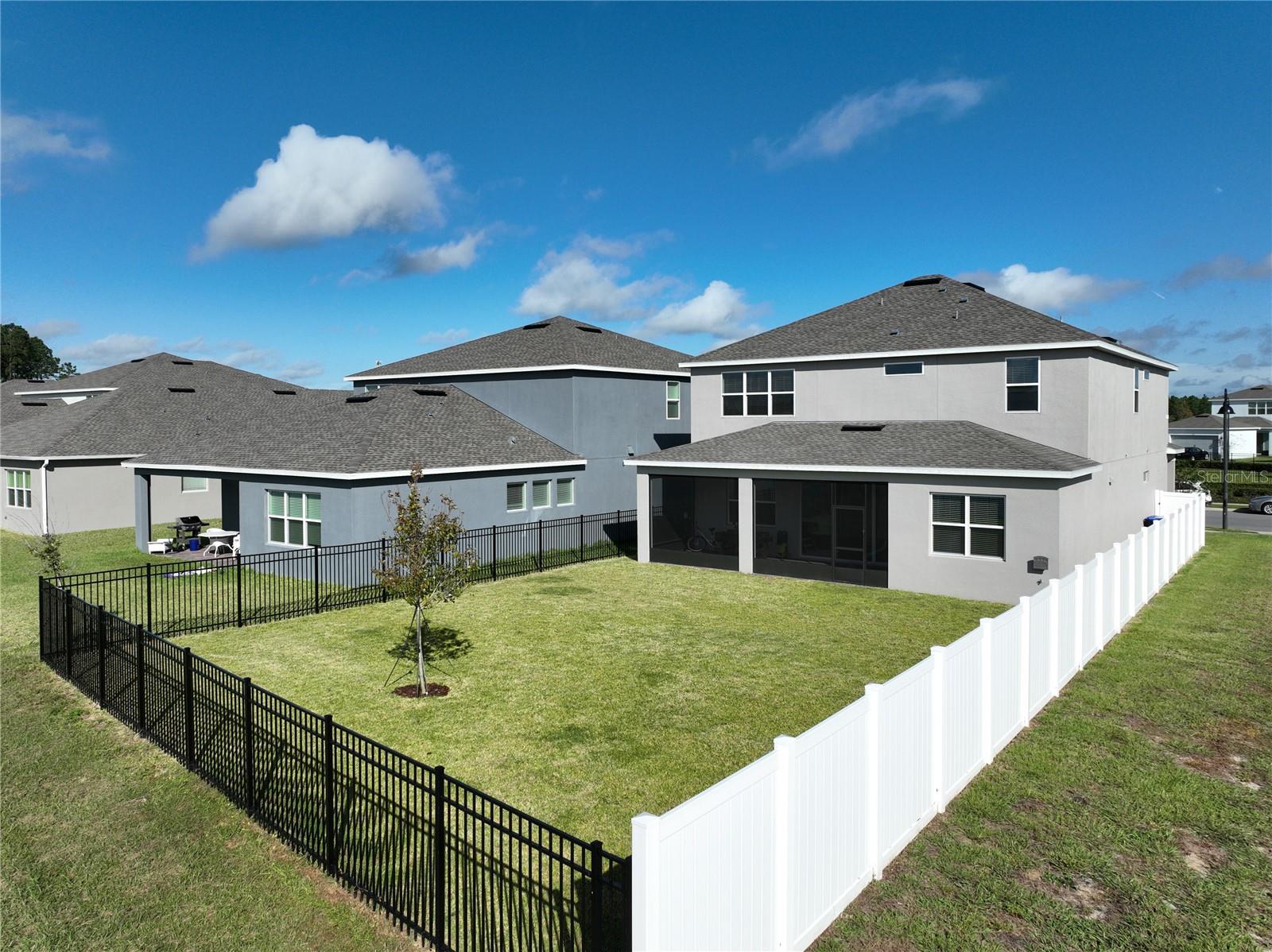 Image 43 of 50 For 15536 Gentle Rain Drive