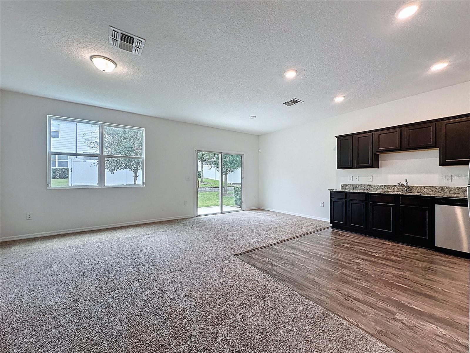 Image 11 of 14 For 927 Reserve Place