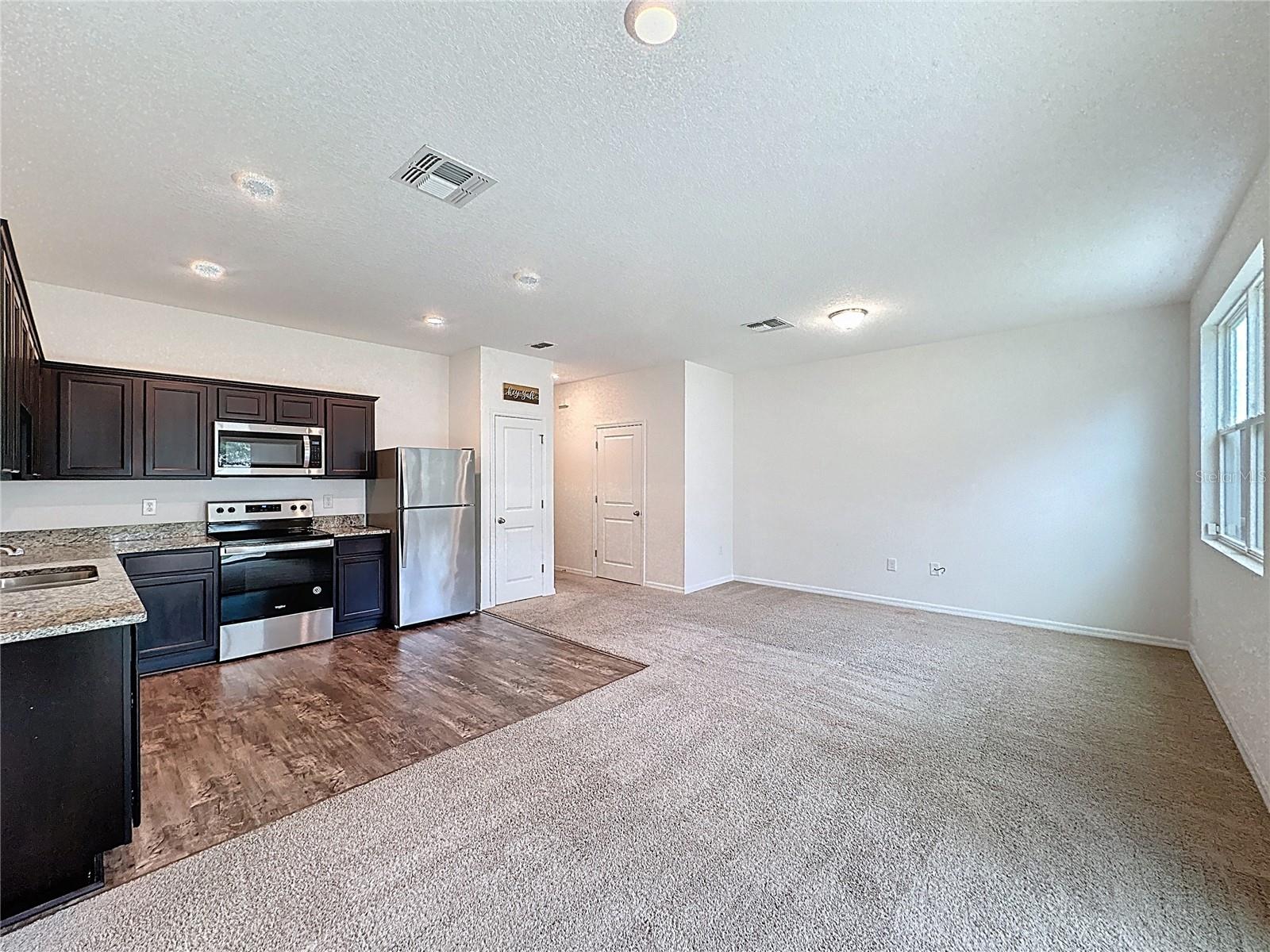 Image 15 of 18 For 927 Reserve Place