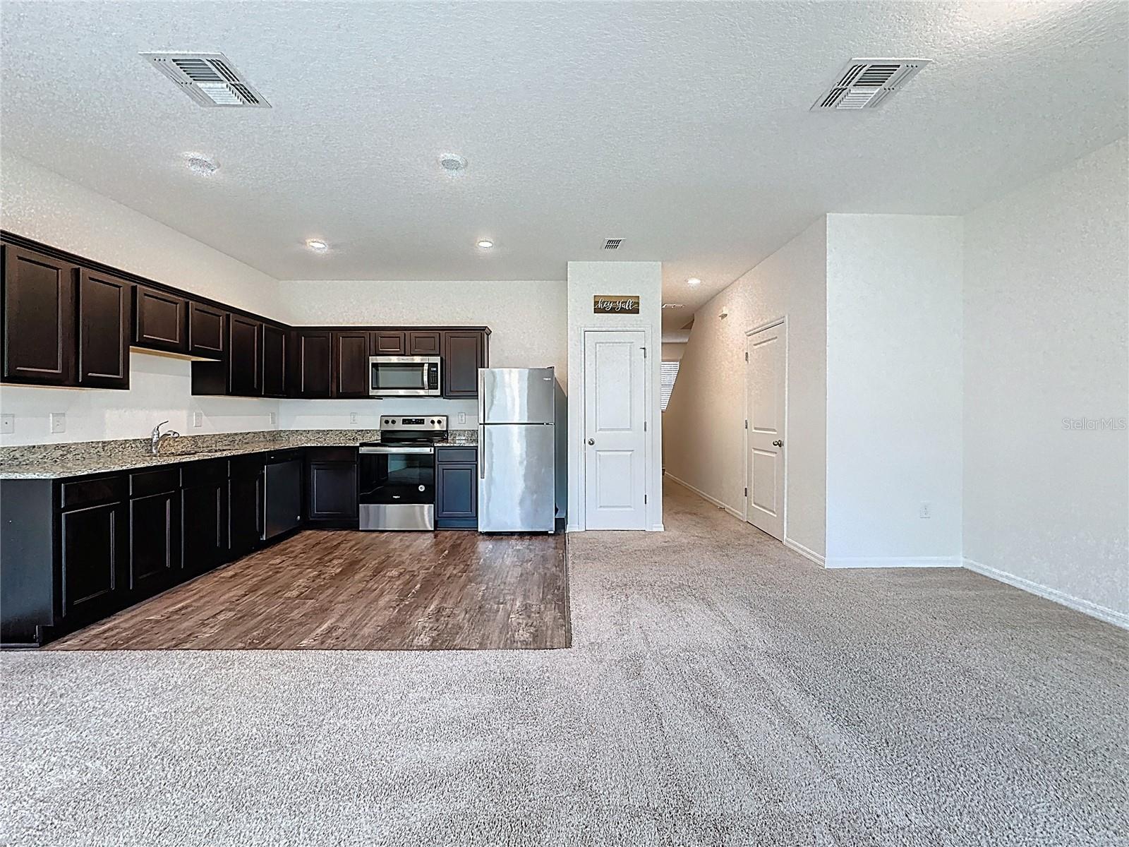 Image 17 of 18 For 927 Reserve Place