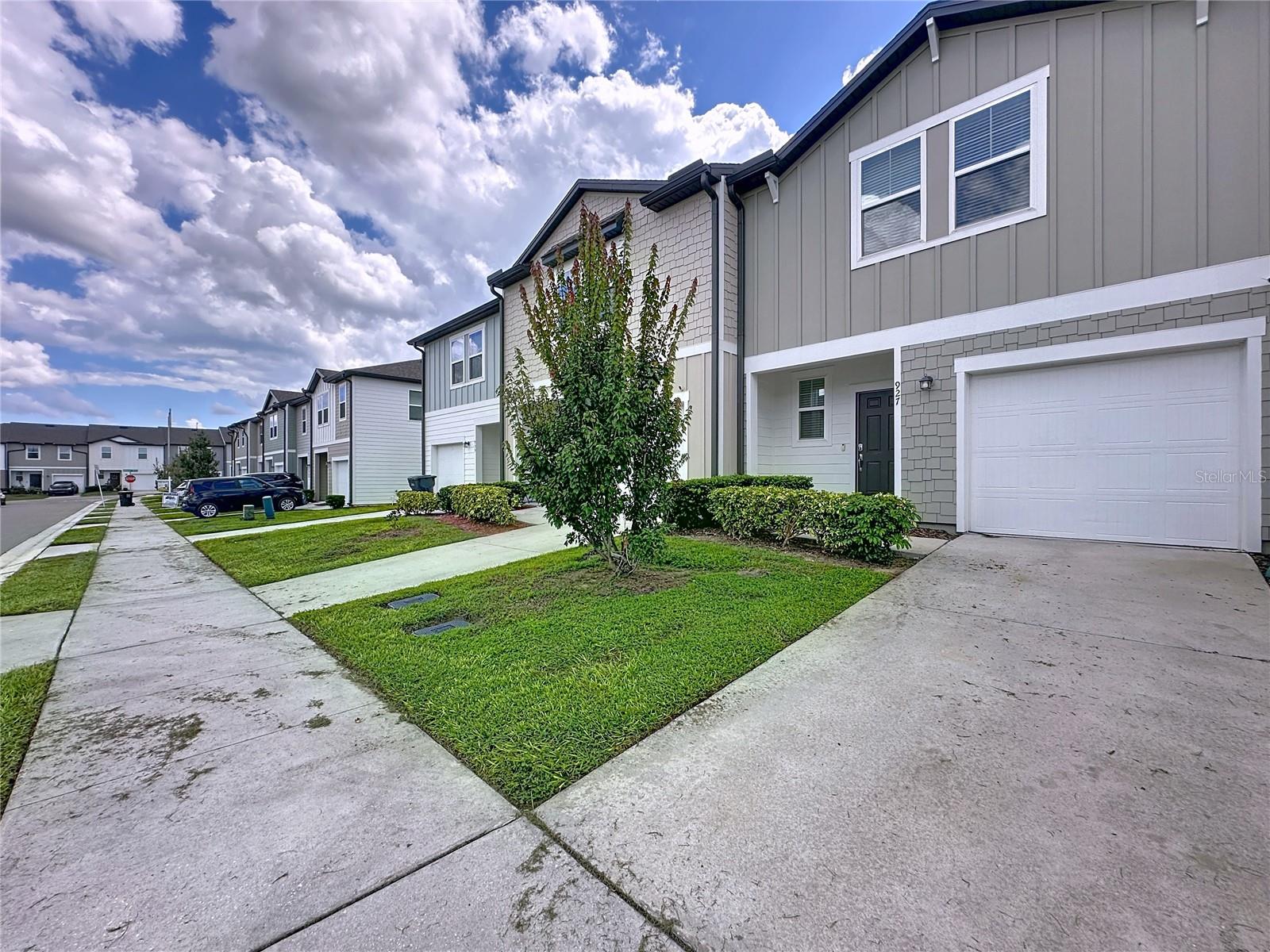 Image 2 of 14 For 927 Reserve Place