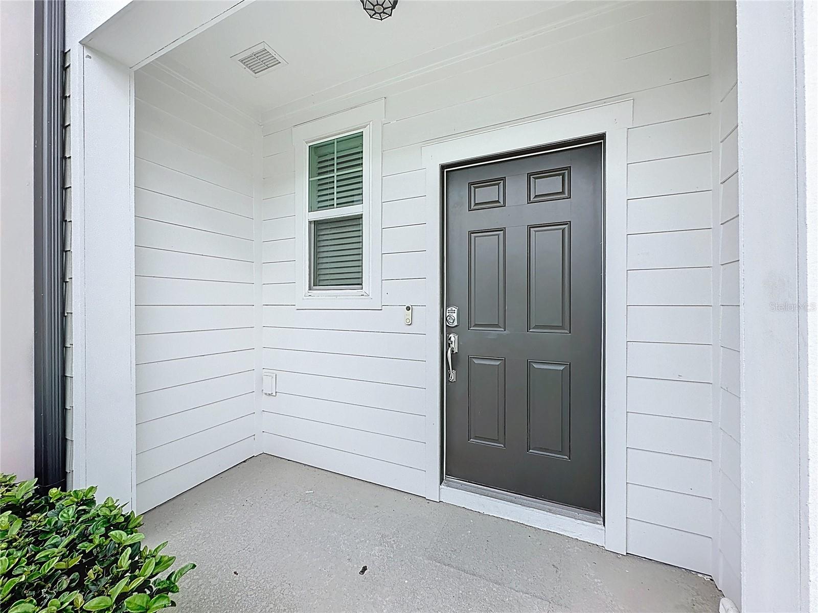 Image 3 of 14 For 927 Reserve Place