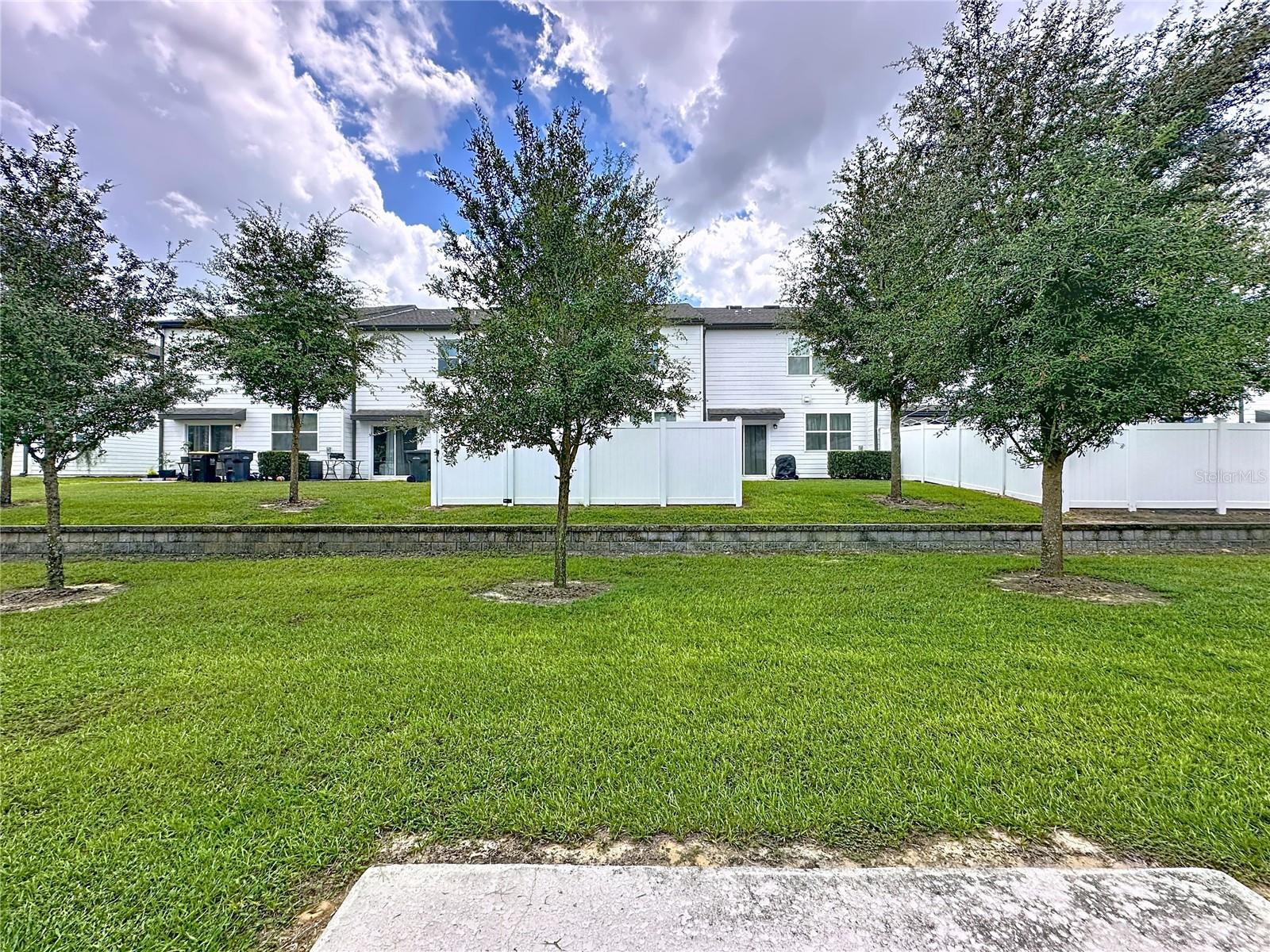Image 5 of 14 For 927 Reserve Place