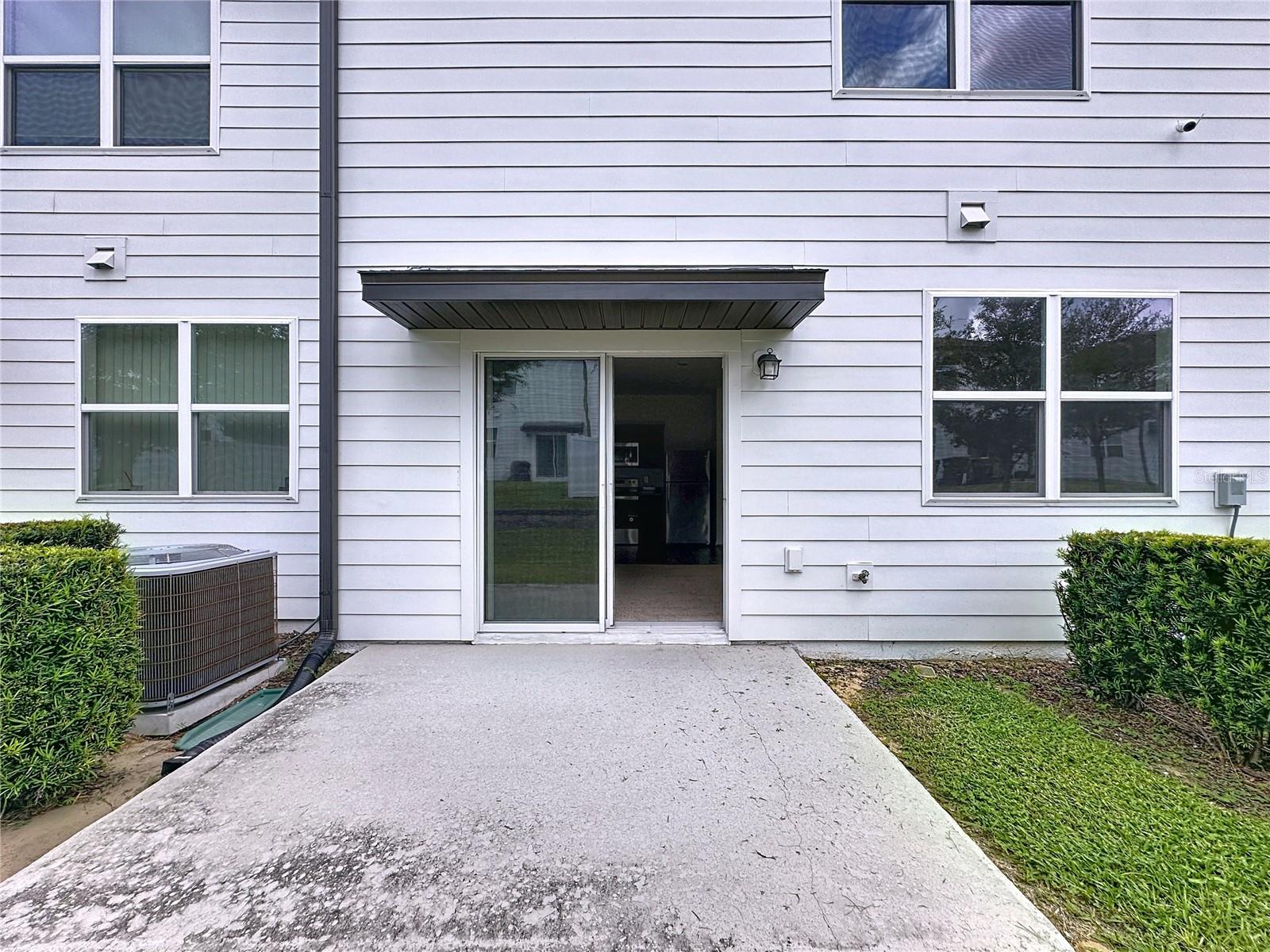 Image 6 of 14 For 927 Reserve Place