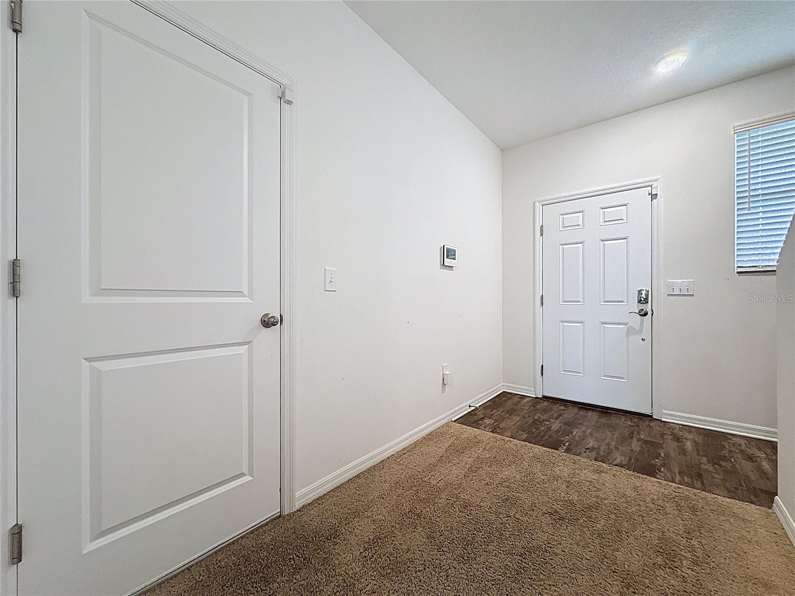 Image 7 of 14 For 927 Reserve Place