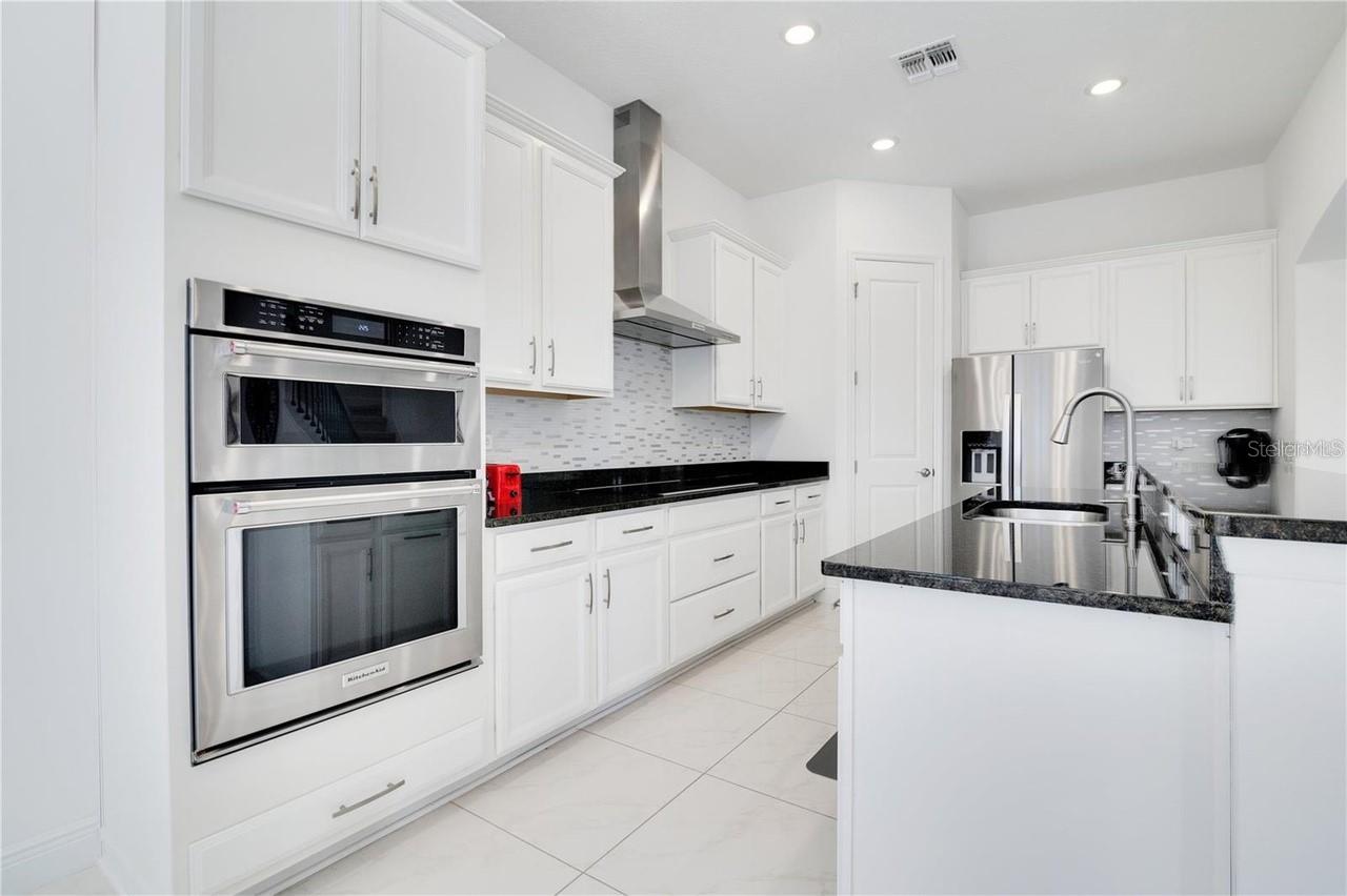 Image 12 of 41 For 8298 Lookout Pointe Drive