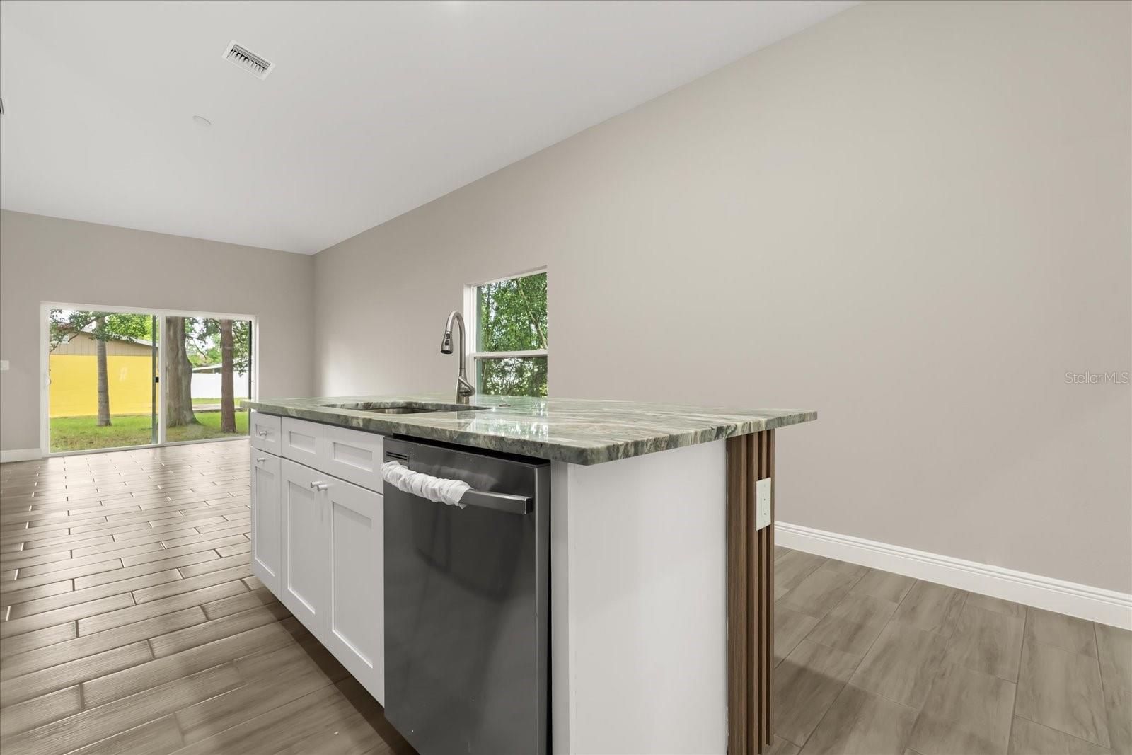 Image 16 of 26 For 545 Orange Street