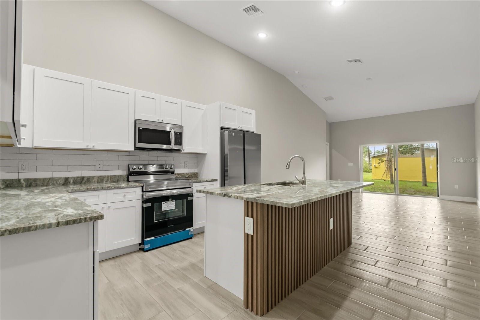 Image 24 of 26 For 545 Orange Street