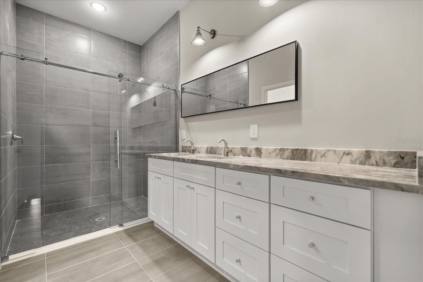 Image 8 of 26 For 545 Orange Street