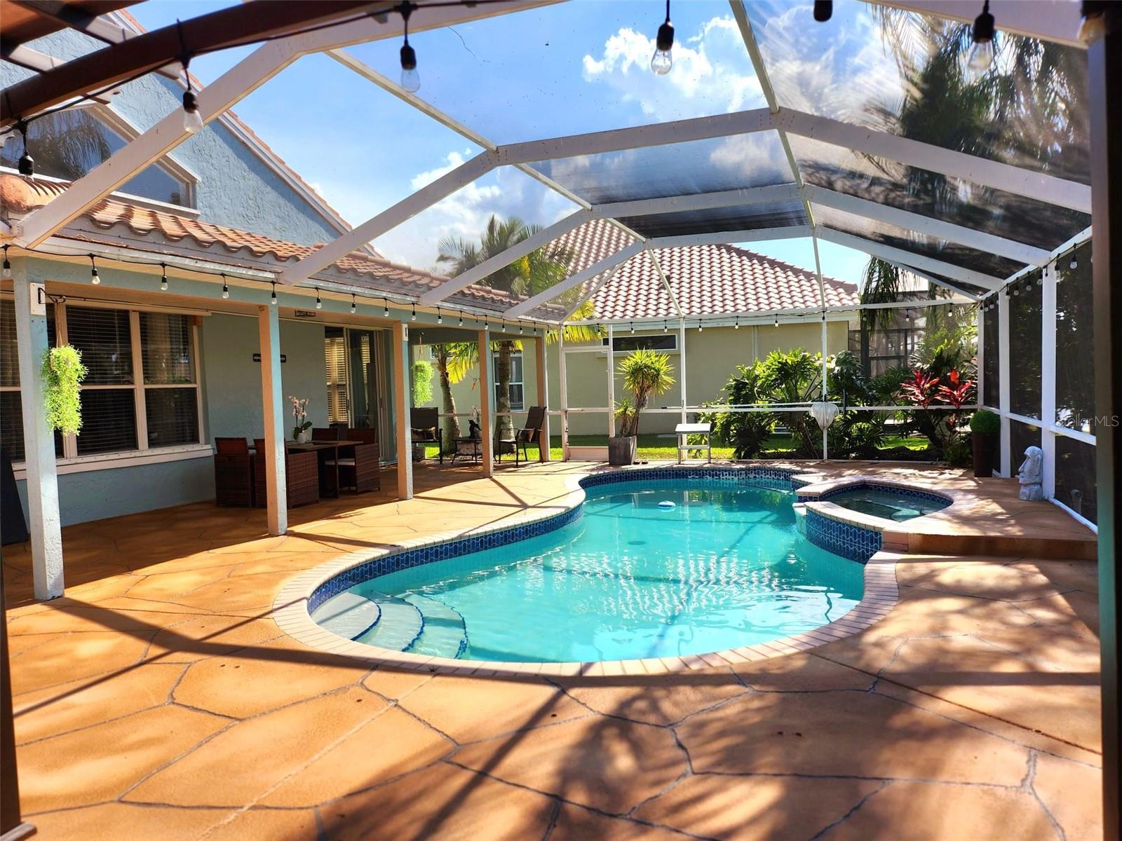 Image 21 of 41 For 609 Romora Bay