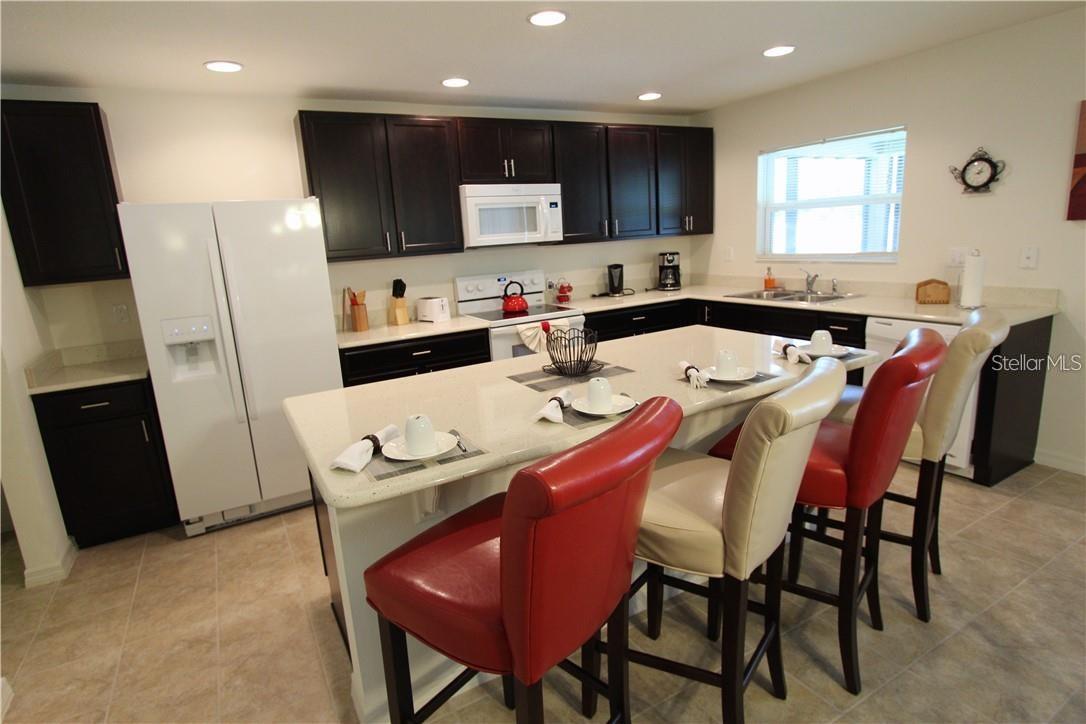 Image 10 of 29 For 957 Emerald Green