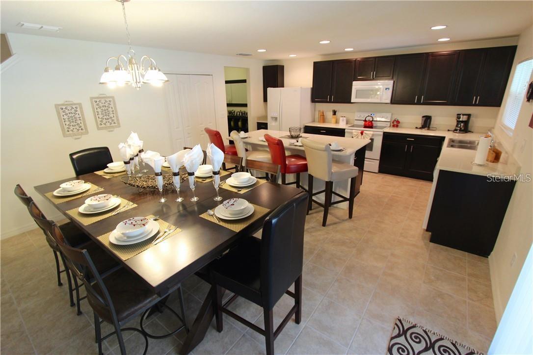 Image 5 of 29 For 957 Emerald Green