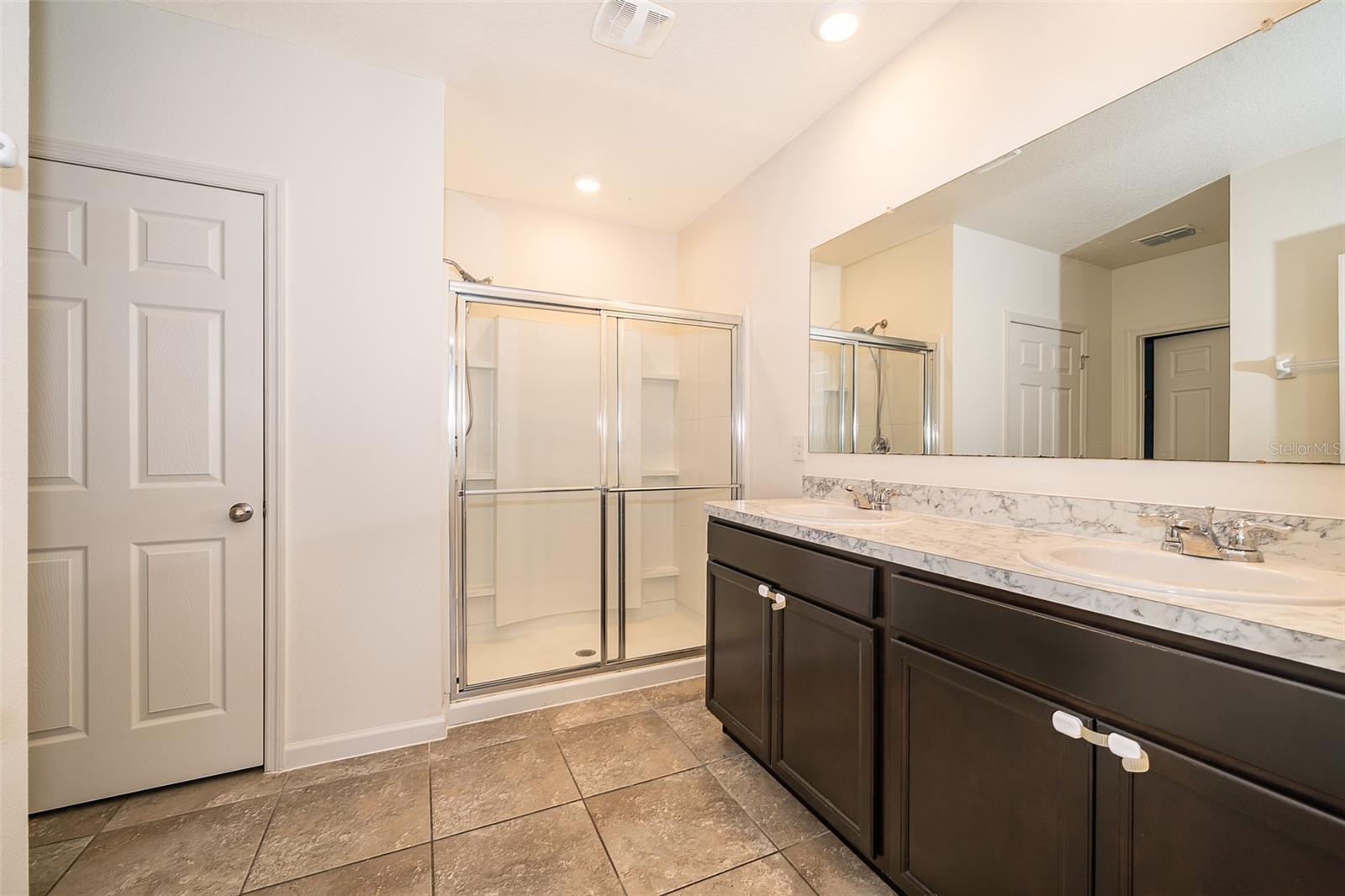 Image 21 of 29 For 3492 Indian River Parkway