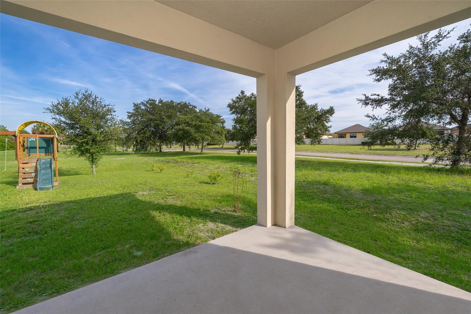 Image 23 of 29 For 3492 Indian River Parkway