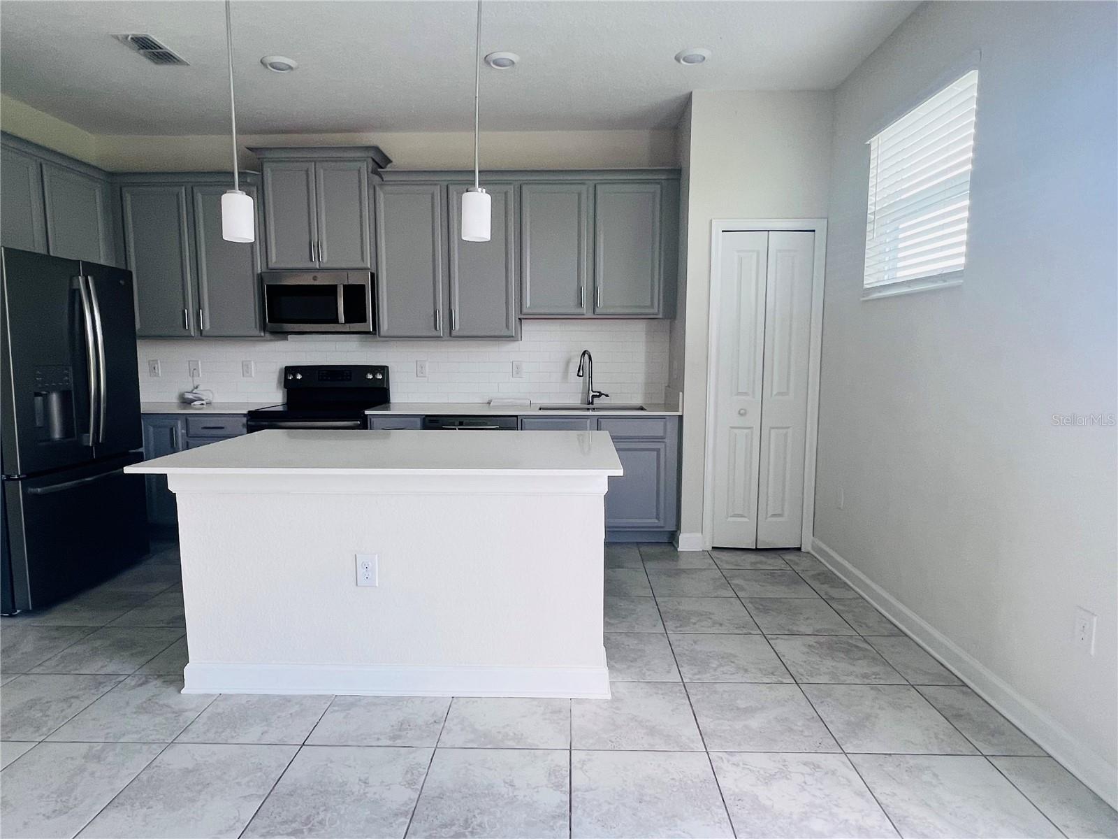 Image 4 of 12 For 4894 Tribute Trail