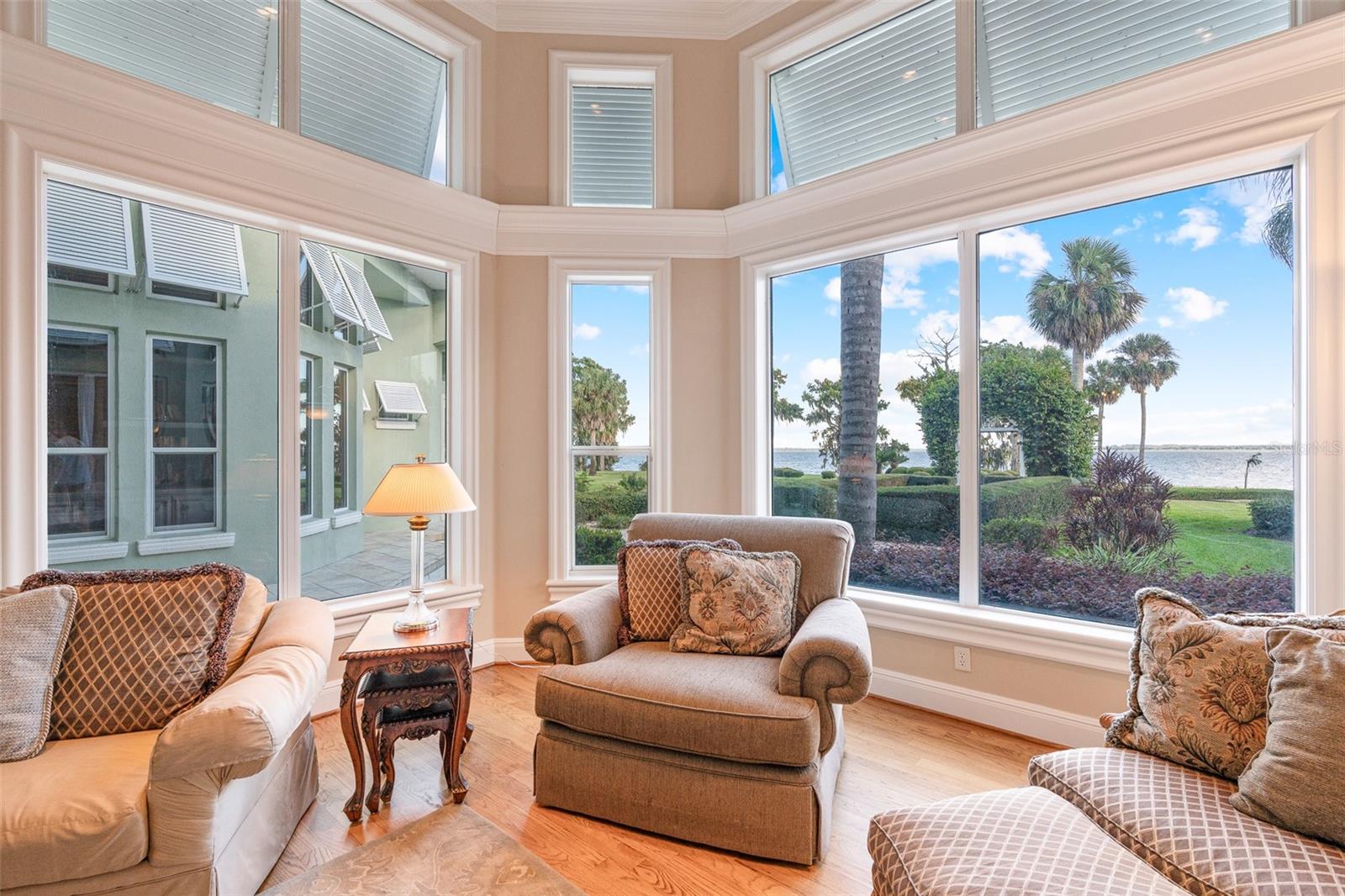 Image 11 of 56 For 30215 Redtree Drive