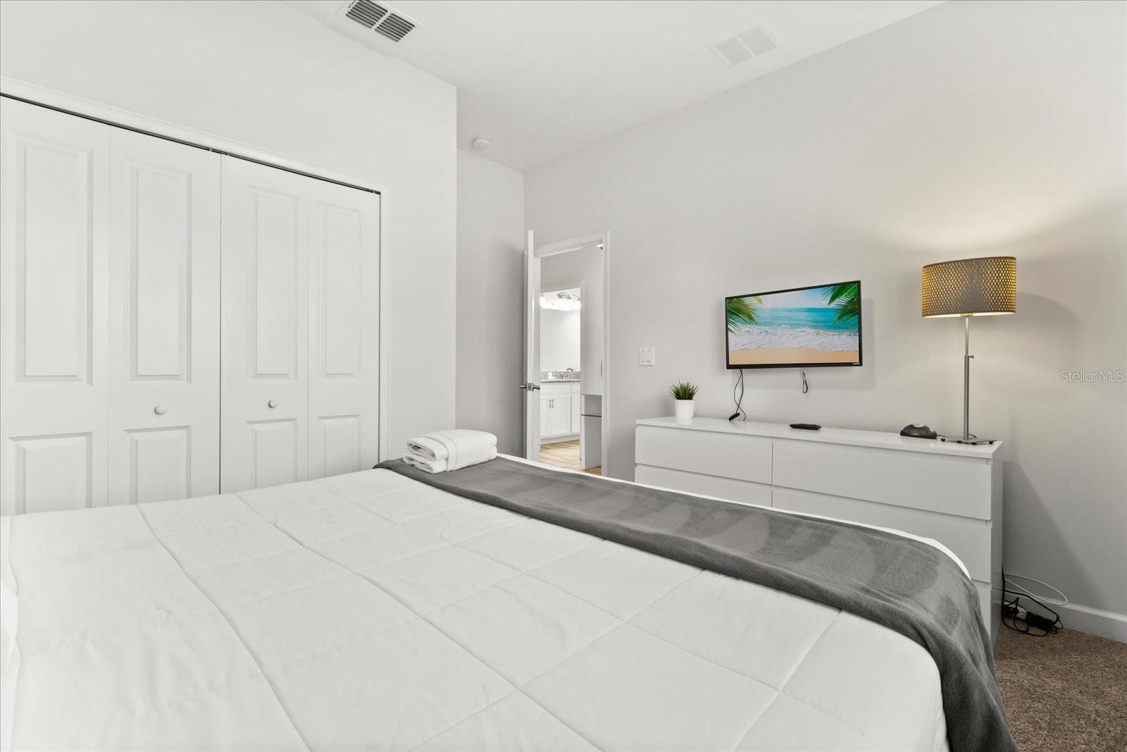 Image 28 of 39 For 4800 Crusoe Street