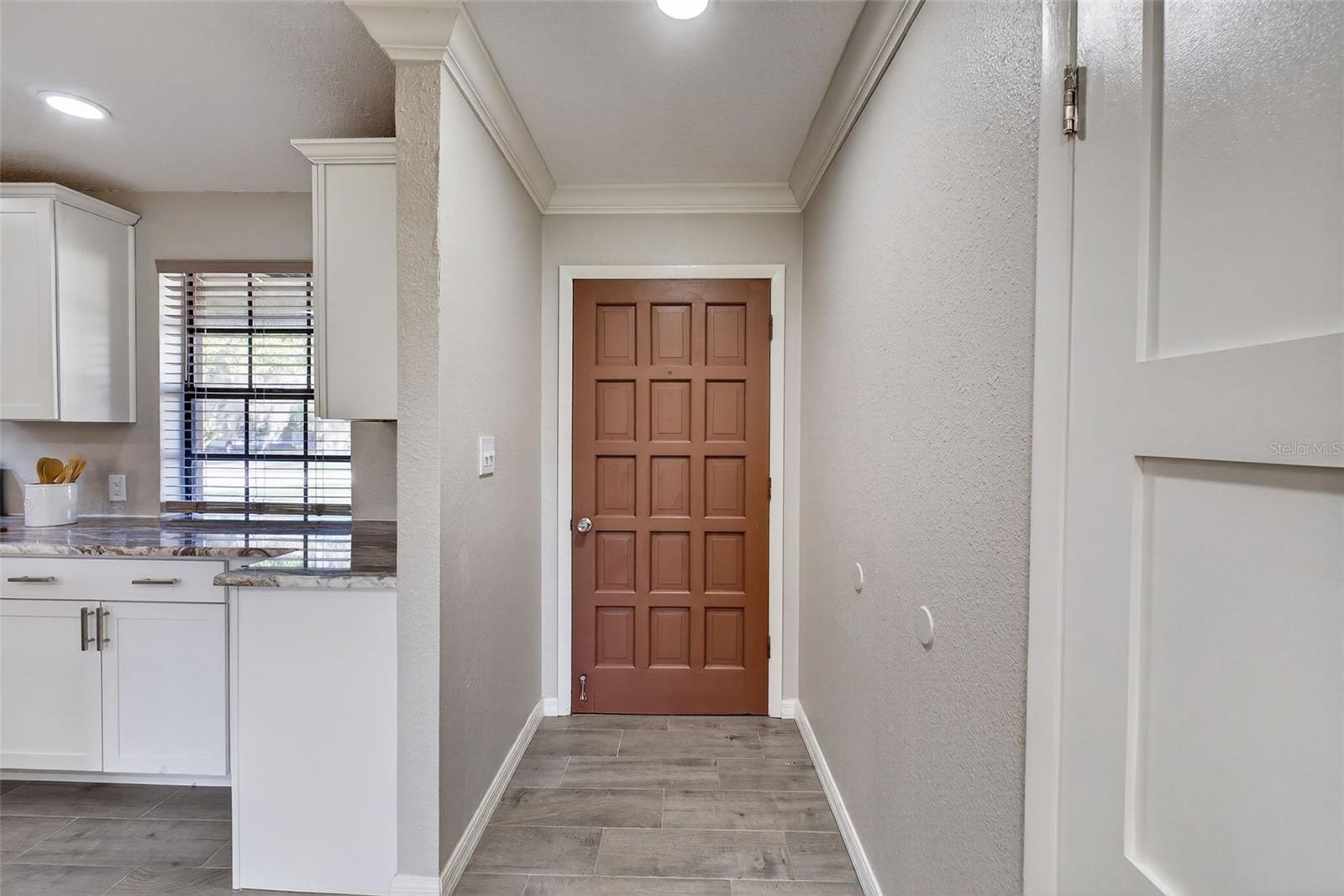 Image 11 of 80 For 7 Bay Street