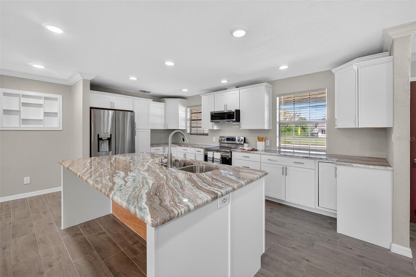 Image 12 of 80 For 7 Bay Street