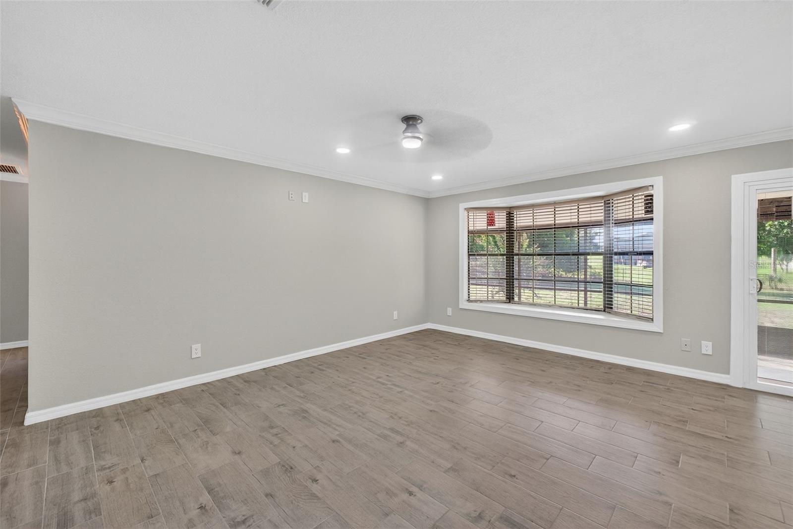 Image 27 of 80 For 7 Bay Street