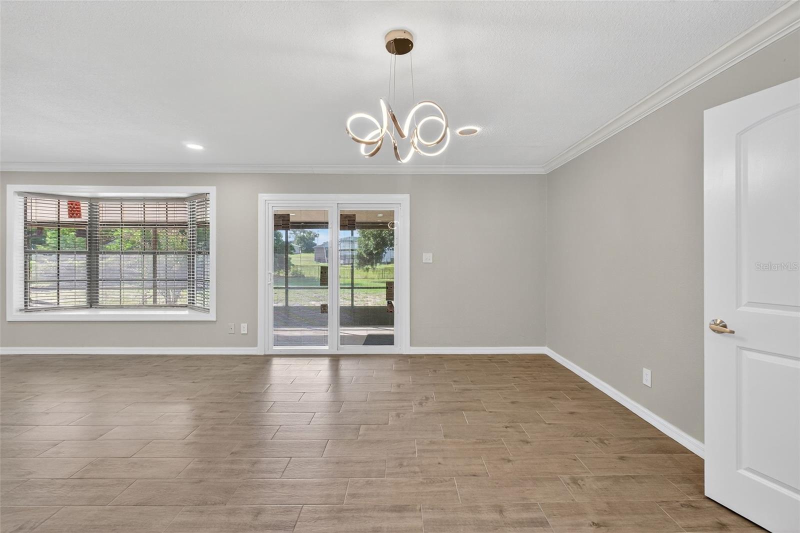 Image 31 of 80 For 7 Bay Street