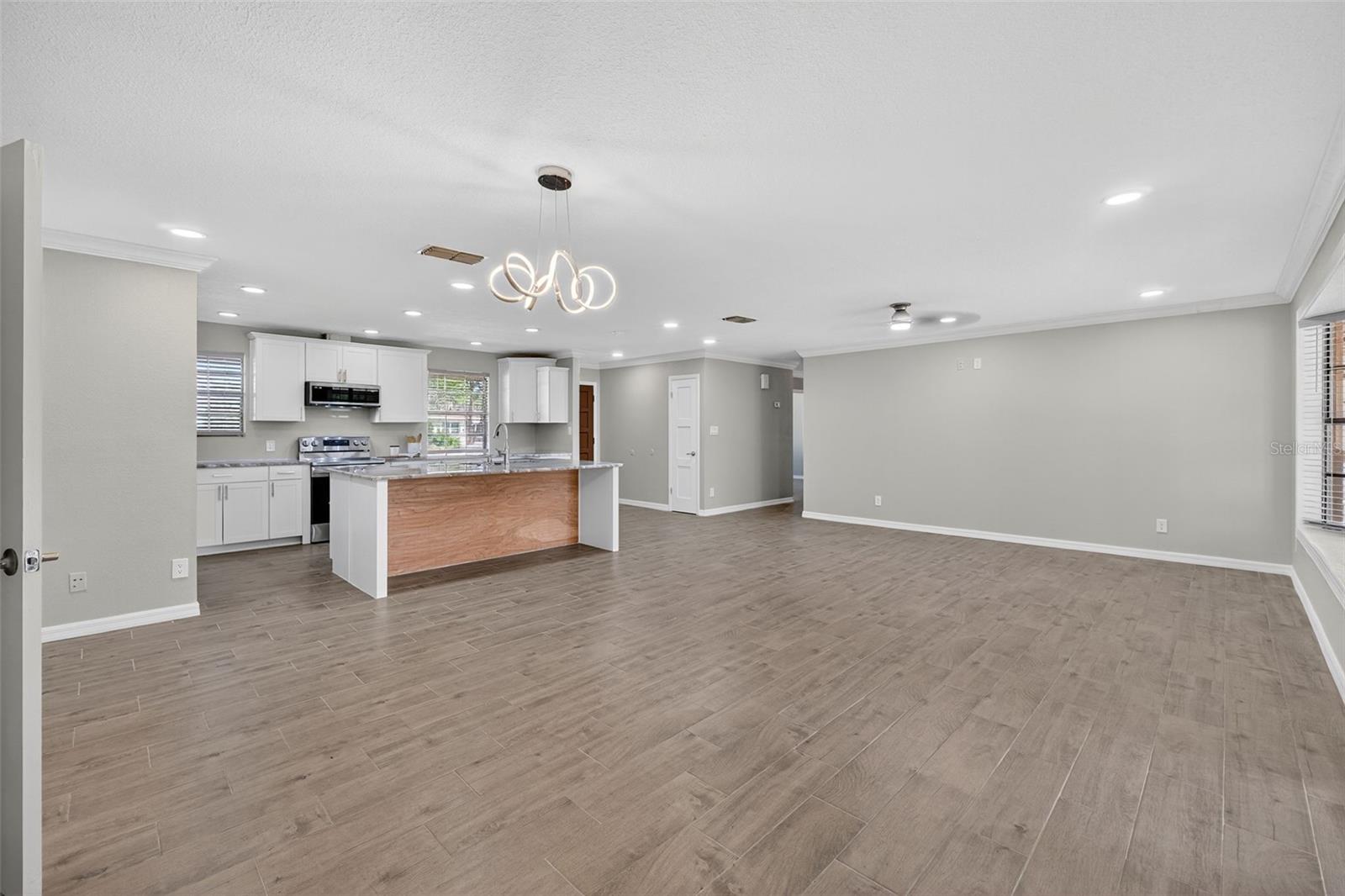 Image 33 of 80 For 7 Bay Street